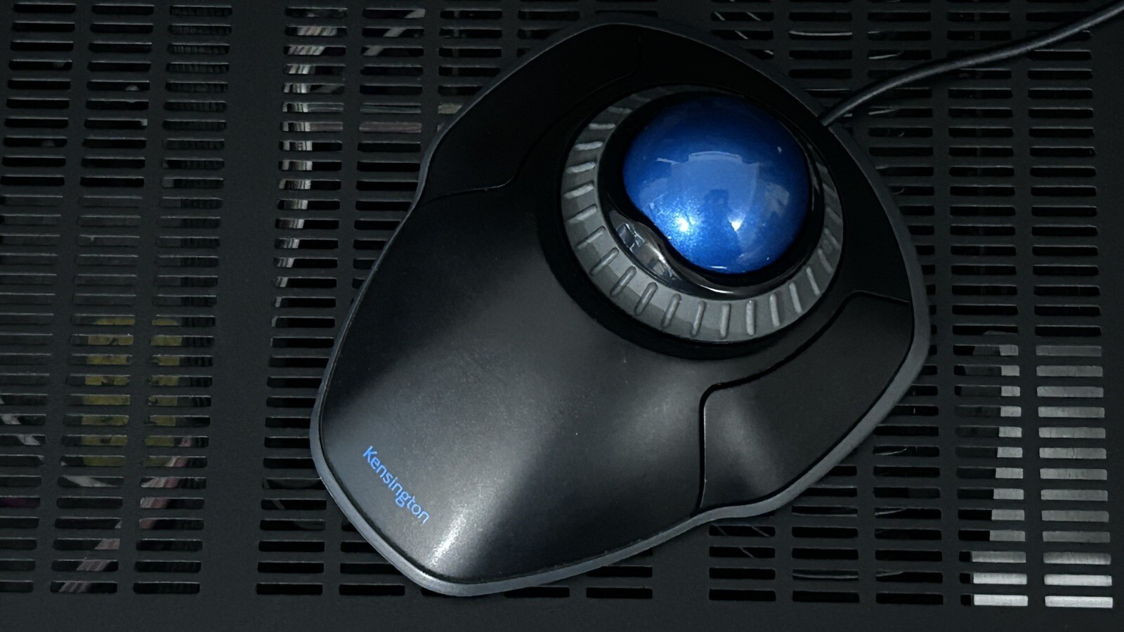 Kensington Orbit Trackball (M01047) Marble Wired USB Mouse w/Scroll Ring Used