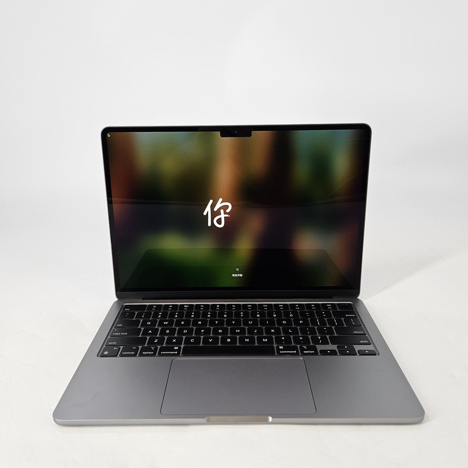 MacBook Air 13 Space Gray 2022 3.49 GHz M2 8-Core CPU 8-Core GPU 8GB 256GB Good