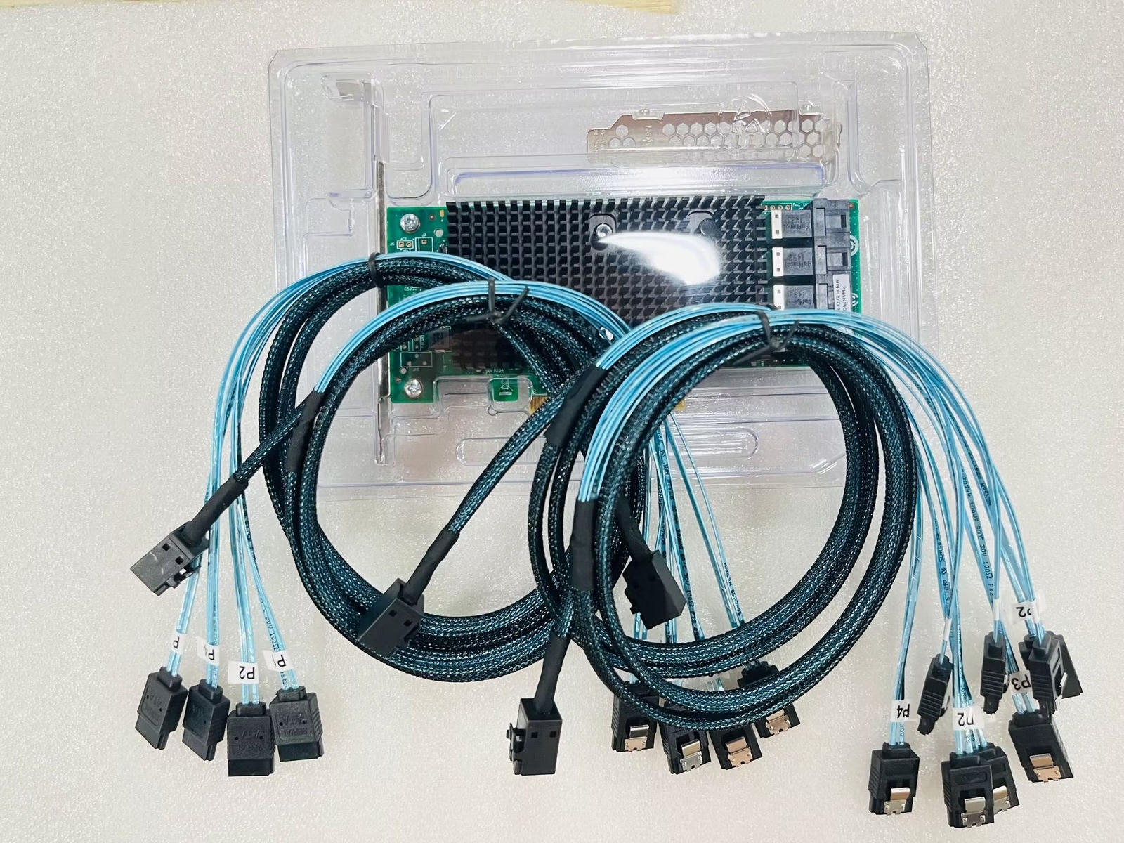 LSI 9400-16i HBA 12 Gbps PCIe 16 Port IT Mode JBOD +4*SFF-8643 SATA Cable
