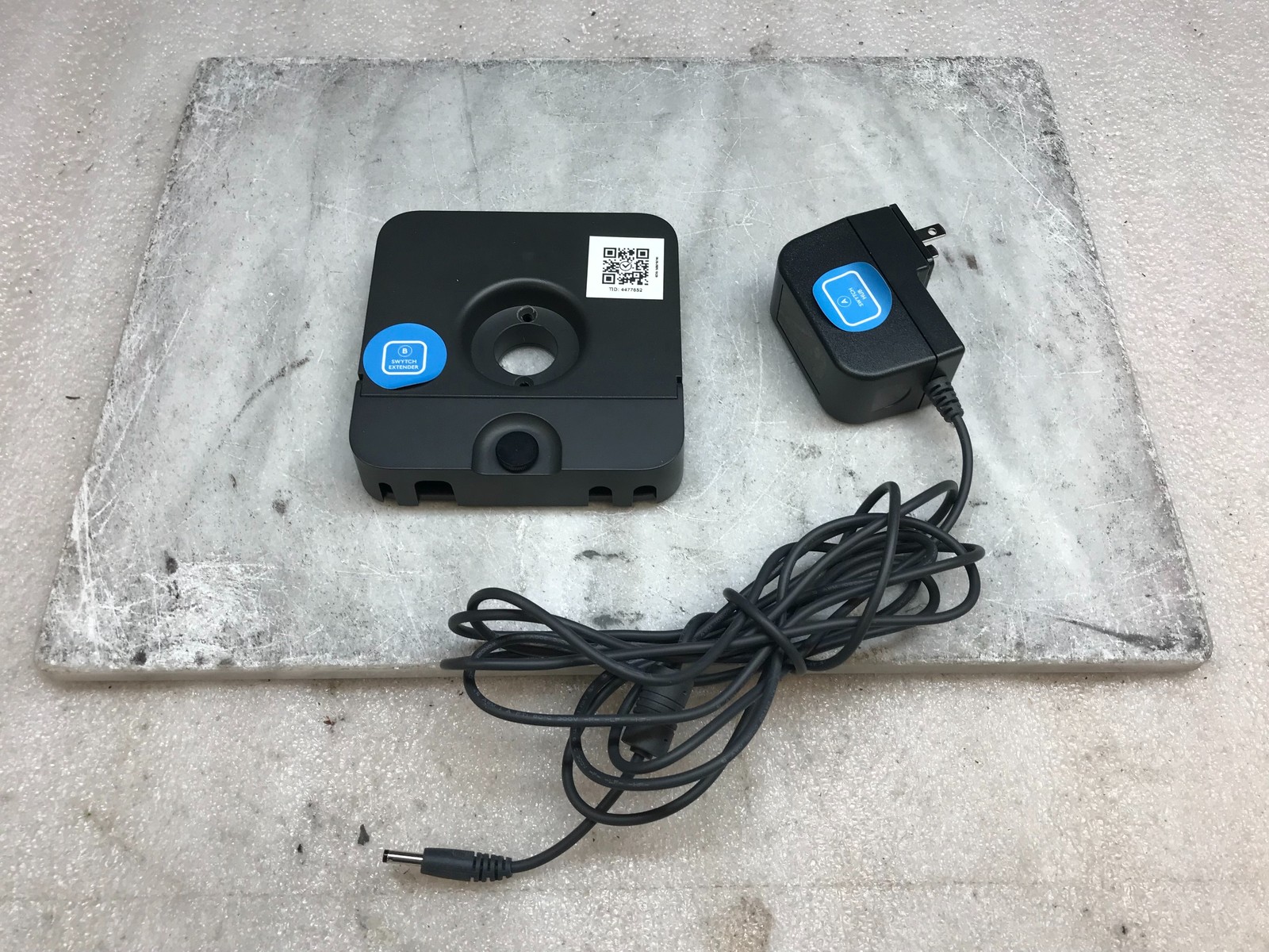 Logitech Extender SWYTCH Model VU0056 w/ AC Adapter and USB incl