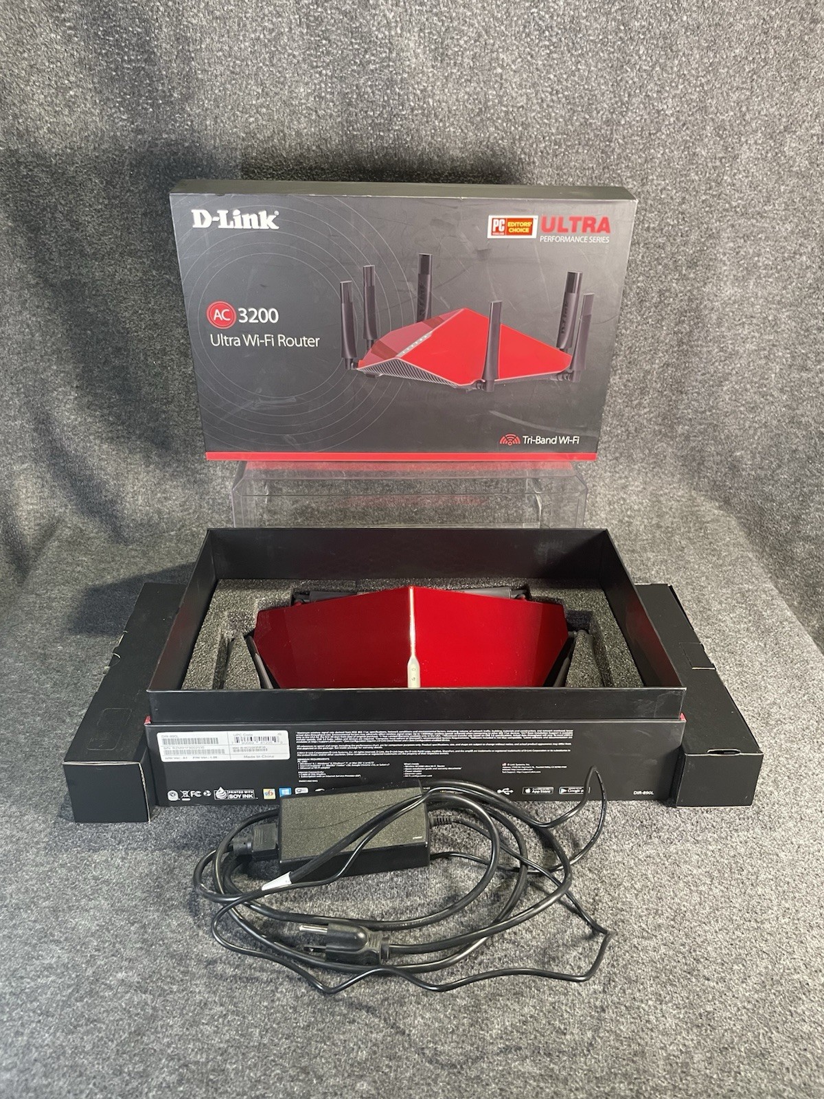 D-Link AC3200 3200Mbps 4-Port Tri Band Wi-Fi Router (DIR-890L/R)