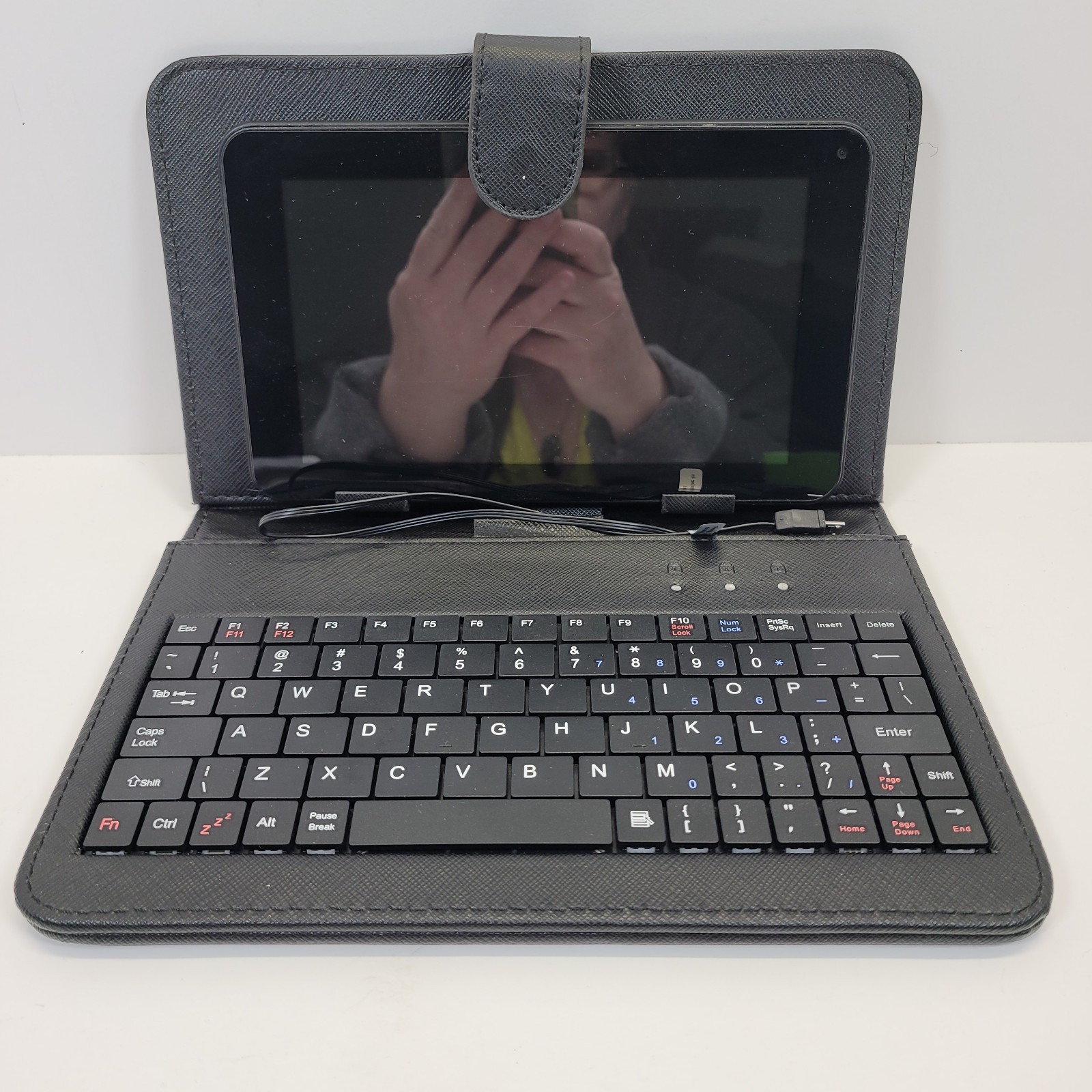 Proscan 7" PLT7223G Android Tablet Bundle 3013B54 READ