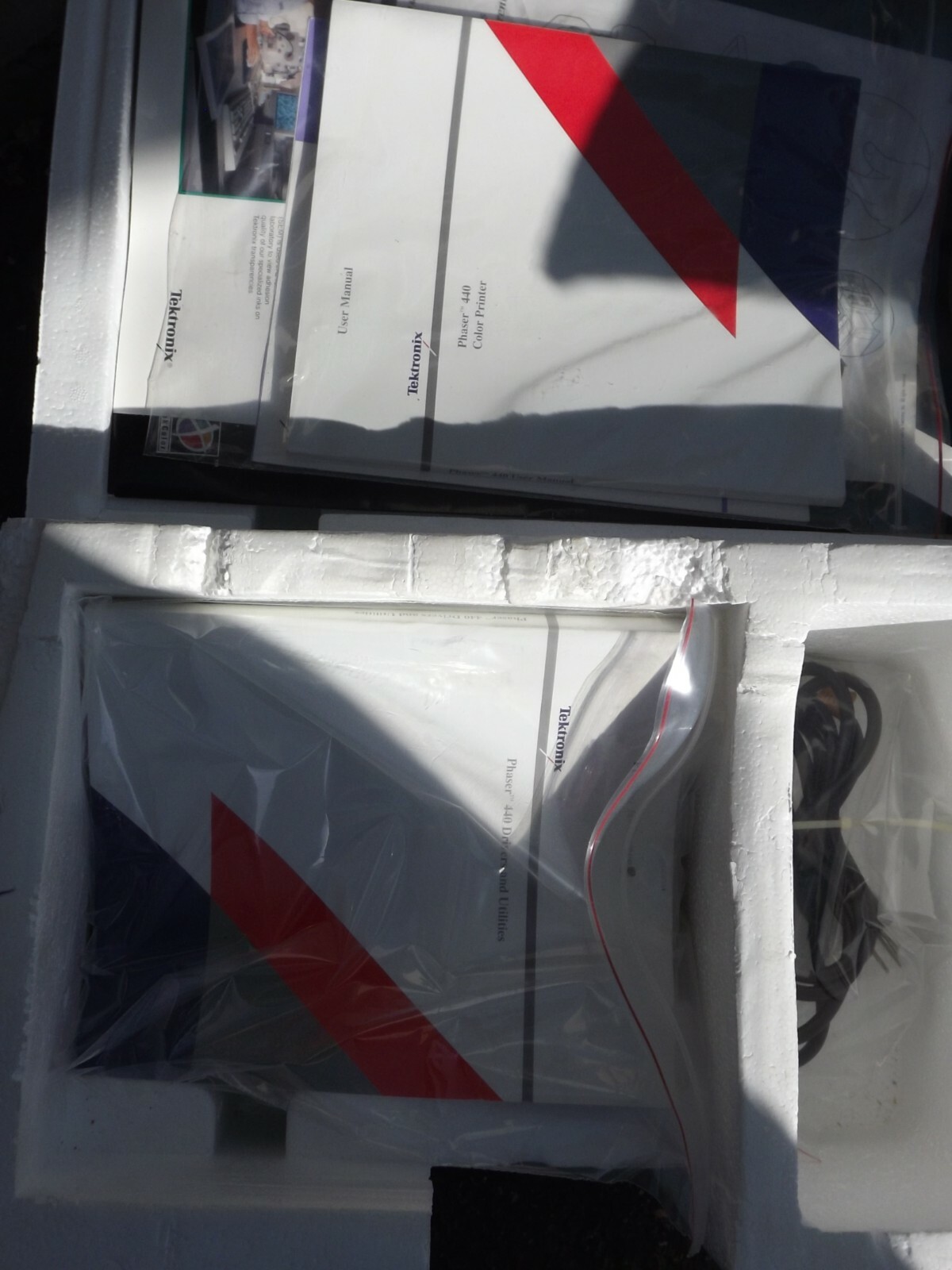 TEKTRONIX PHASER 440 PRINTER 4-COLOR in original box ------ OFFERS 