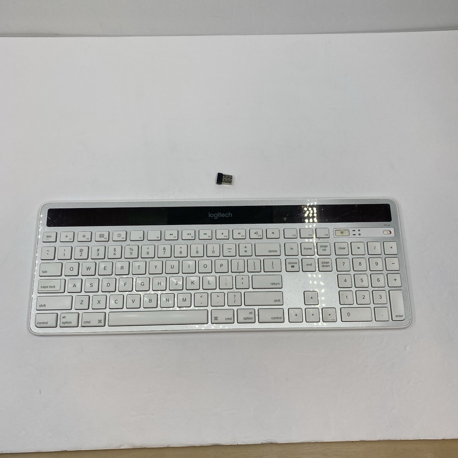 Logitech K750 Solar Wireless Keyboard + USB Receiver Dongle - Tested, working