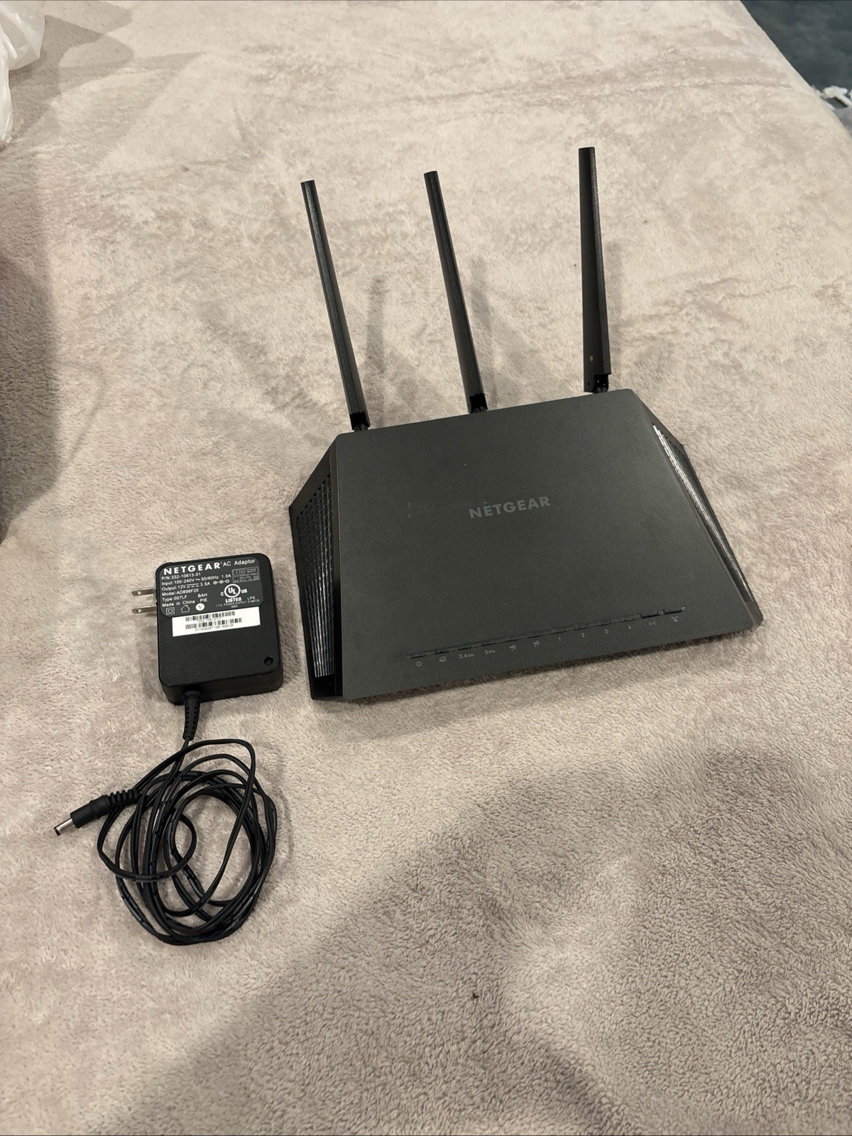 NETGEAR Nighthawk AC1900 Smart WiFi Router (‎R7000)