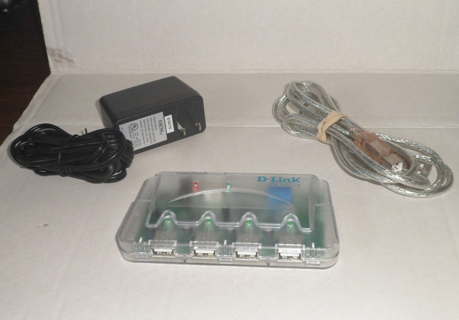D-Link Powered USB Hub DSB-H4 4 Ports WITH POWER SUPPLY AND USB CABLE, LED Light