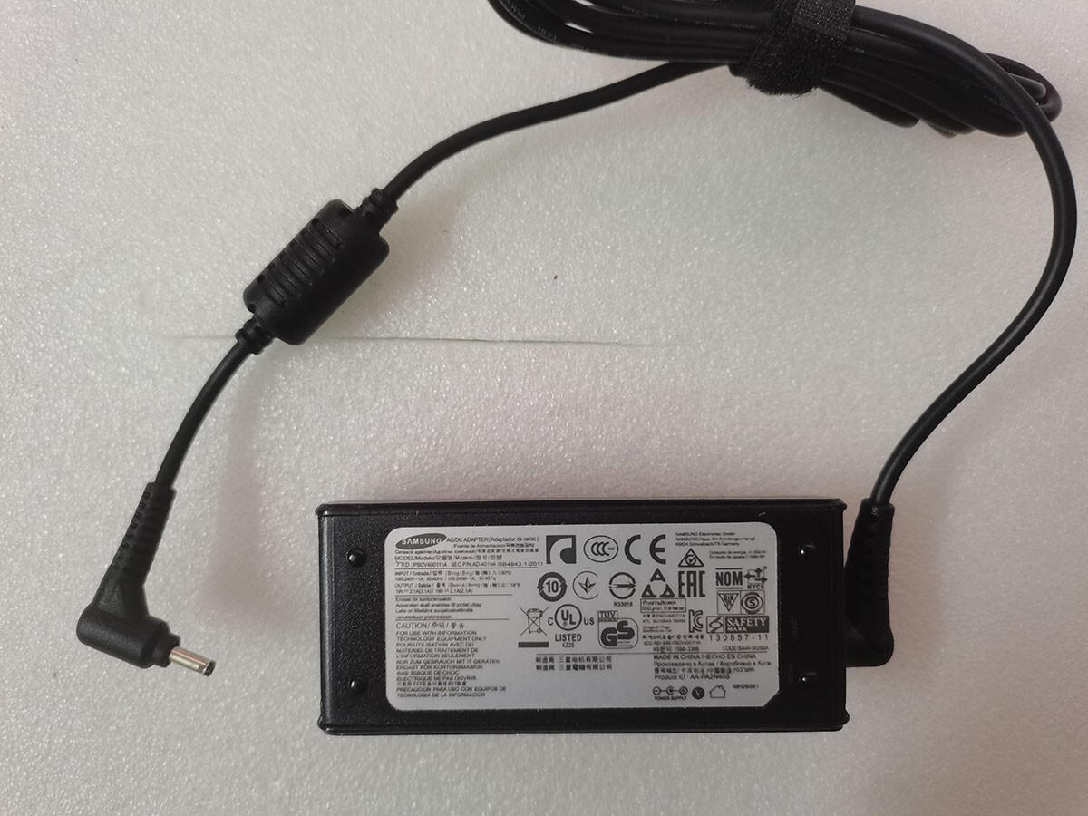 For Samsung NP740U3E NP900X3G NP940X3G NP900X4C NP900X4D 19V 21A 40W Genuine NEW
