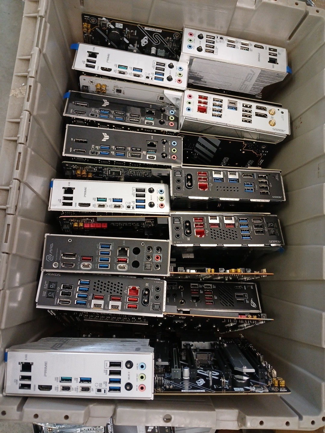 Motherboards - Lot Of 12 - Parts 76