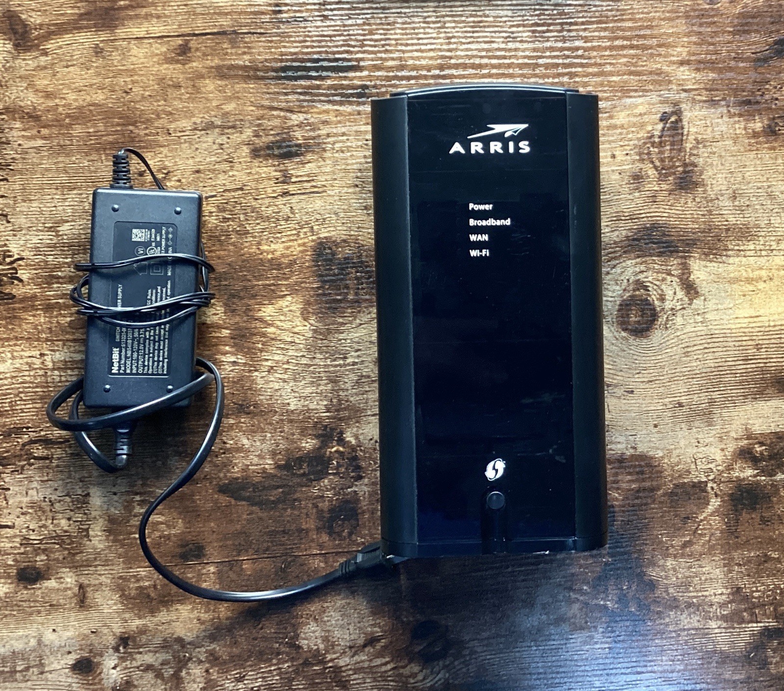 Arris NVG558HX Verizon Router And Power Supply Cord Black Used