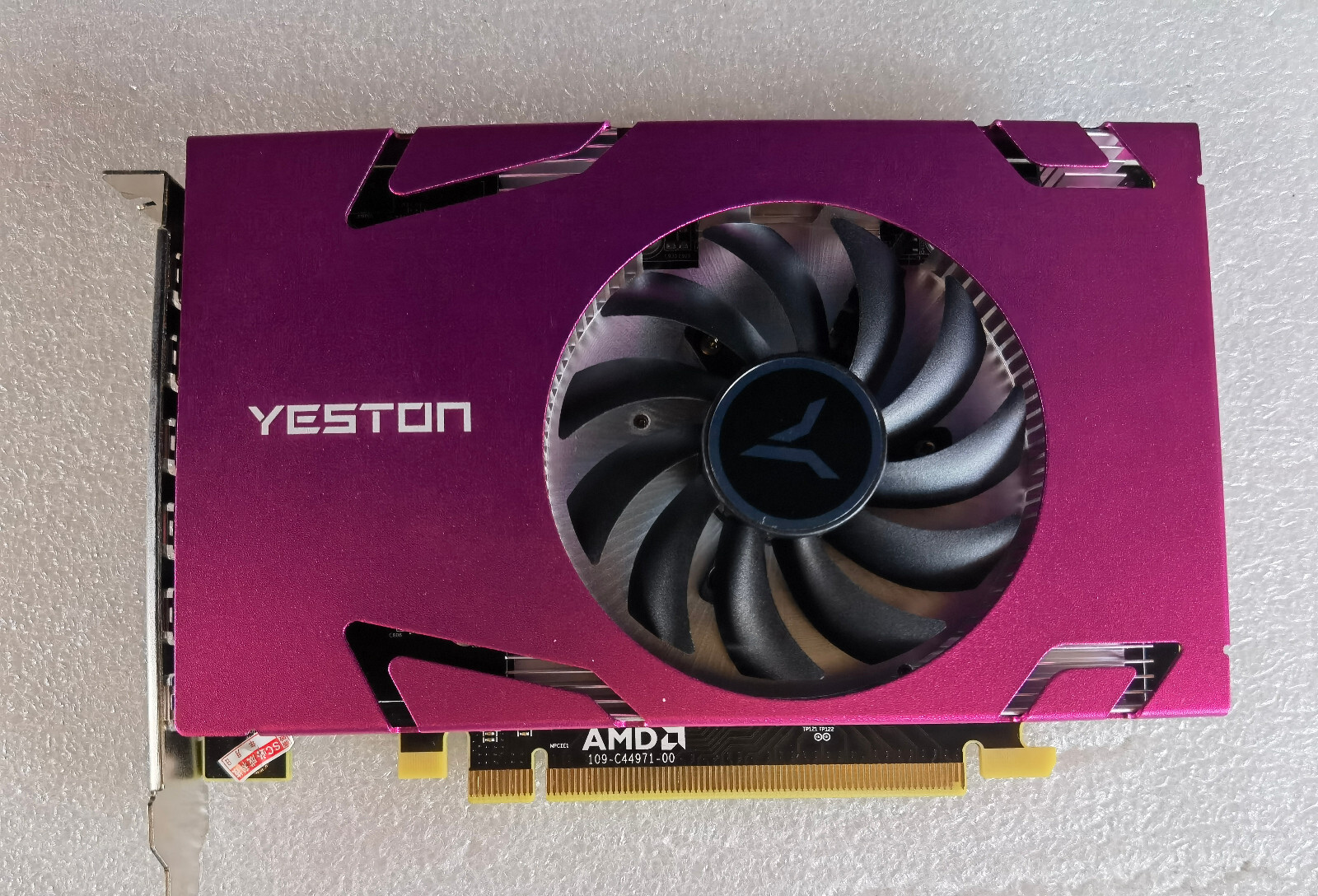 YESTON Radeon R7 350 4GB GDDR5 Multi-screen Video Card 6 *Mini DisplayPort