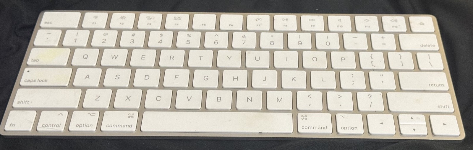 Apple A1644 Magic Keyboard -Rechargeable-Wireless Bluetooth-Lighting - w/Cable