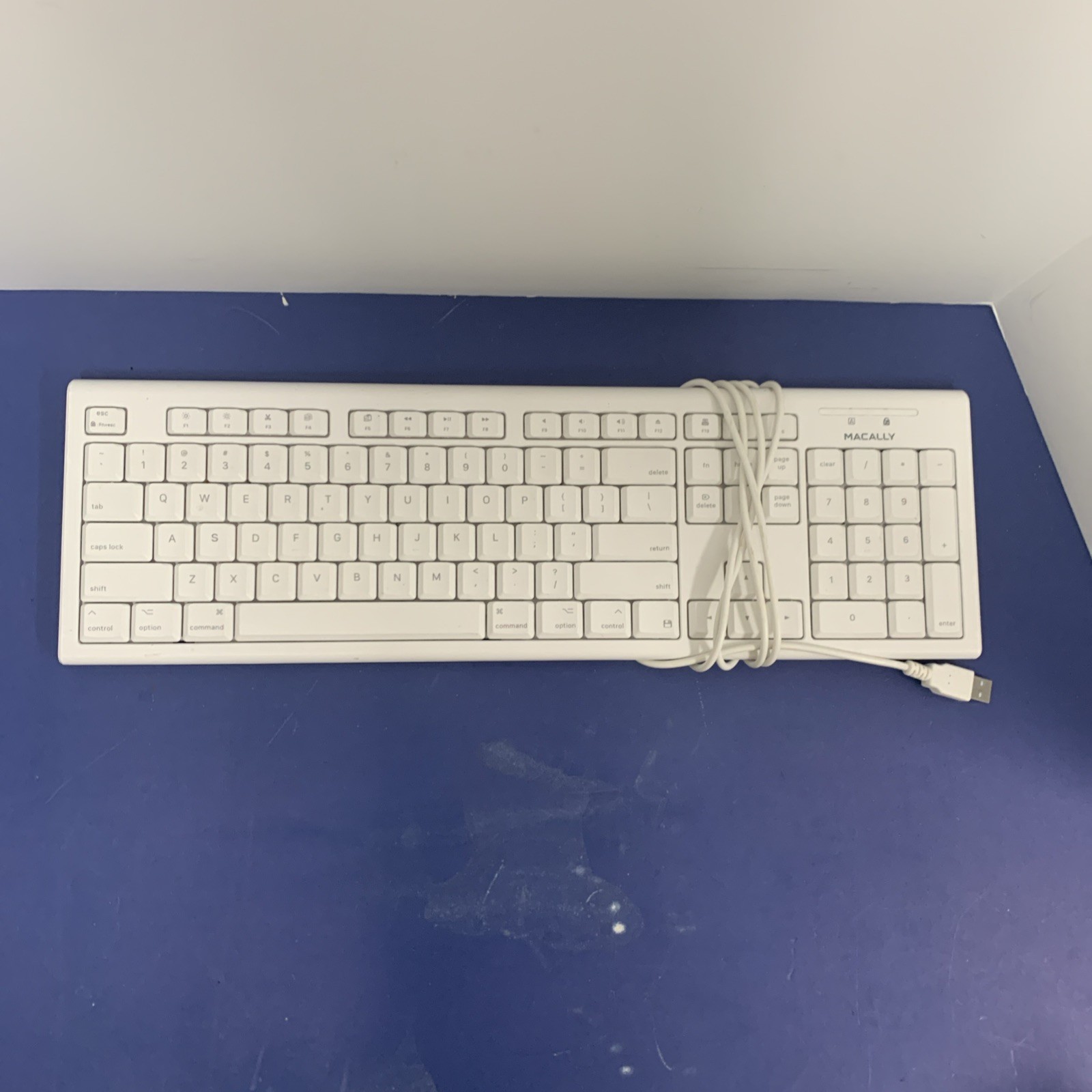 MACALLY QKEY USB QWERTY KEYBOARD WITH BUILT IN 10 KEY NUMBER PAD