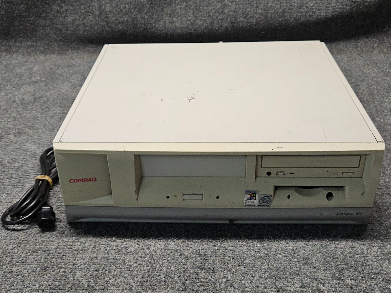 Compaq Deskpro EN PC Intel Pentium III 1.0GHz 256MB RAM CD-ROM/Floppy *No HDD*