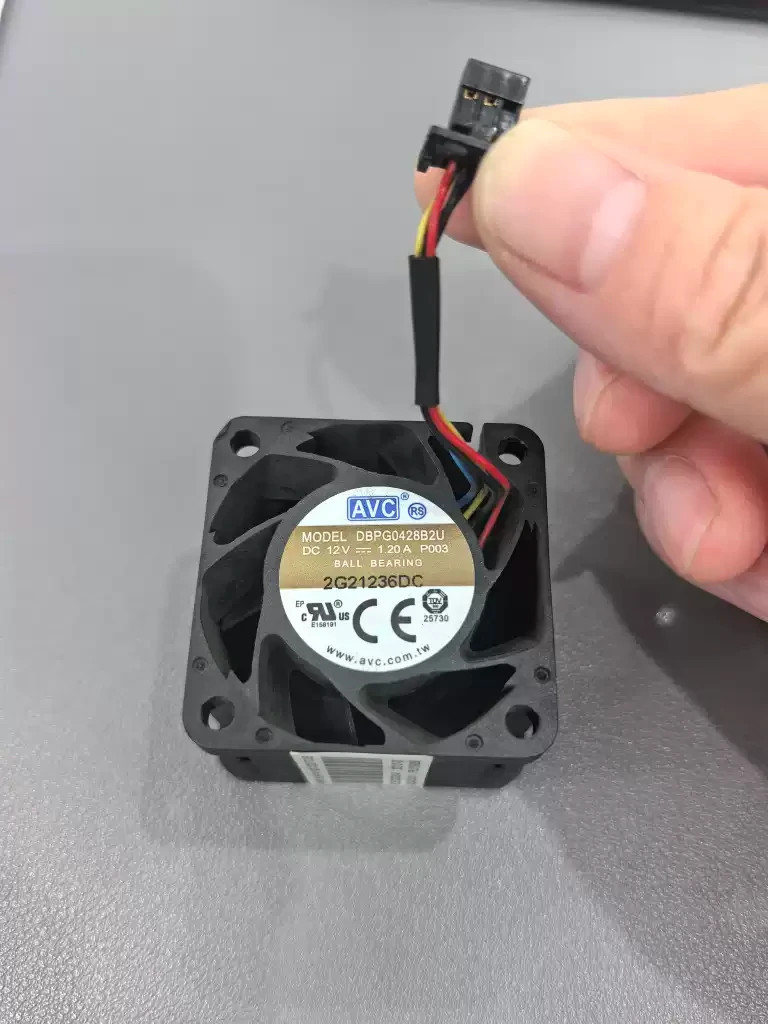 AVC DBPG0428B2U P003 4028 12V 4-wire Server Cooling Fan