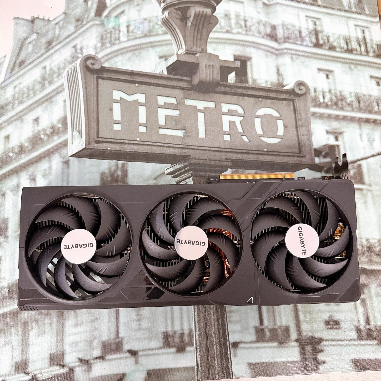Gigabyte RTX 4090 WINDFORCE V2 24G Faulty GPU FOR PARTS NO GPU CORE NOT WORKING
