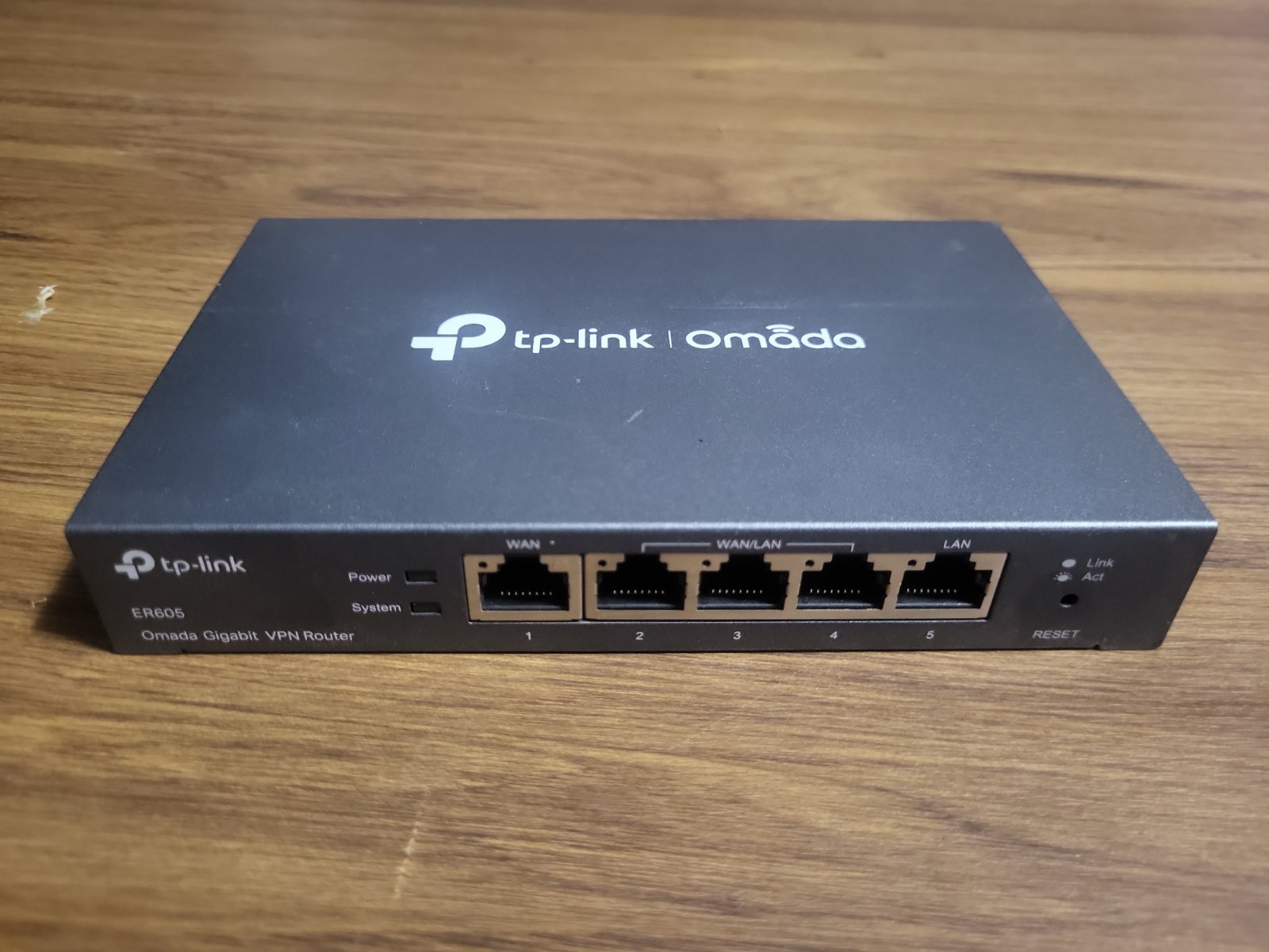 TP-LINK ER605 Omada Gigabit VPN Router