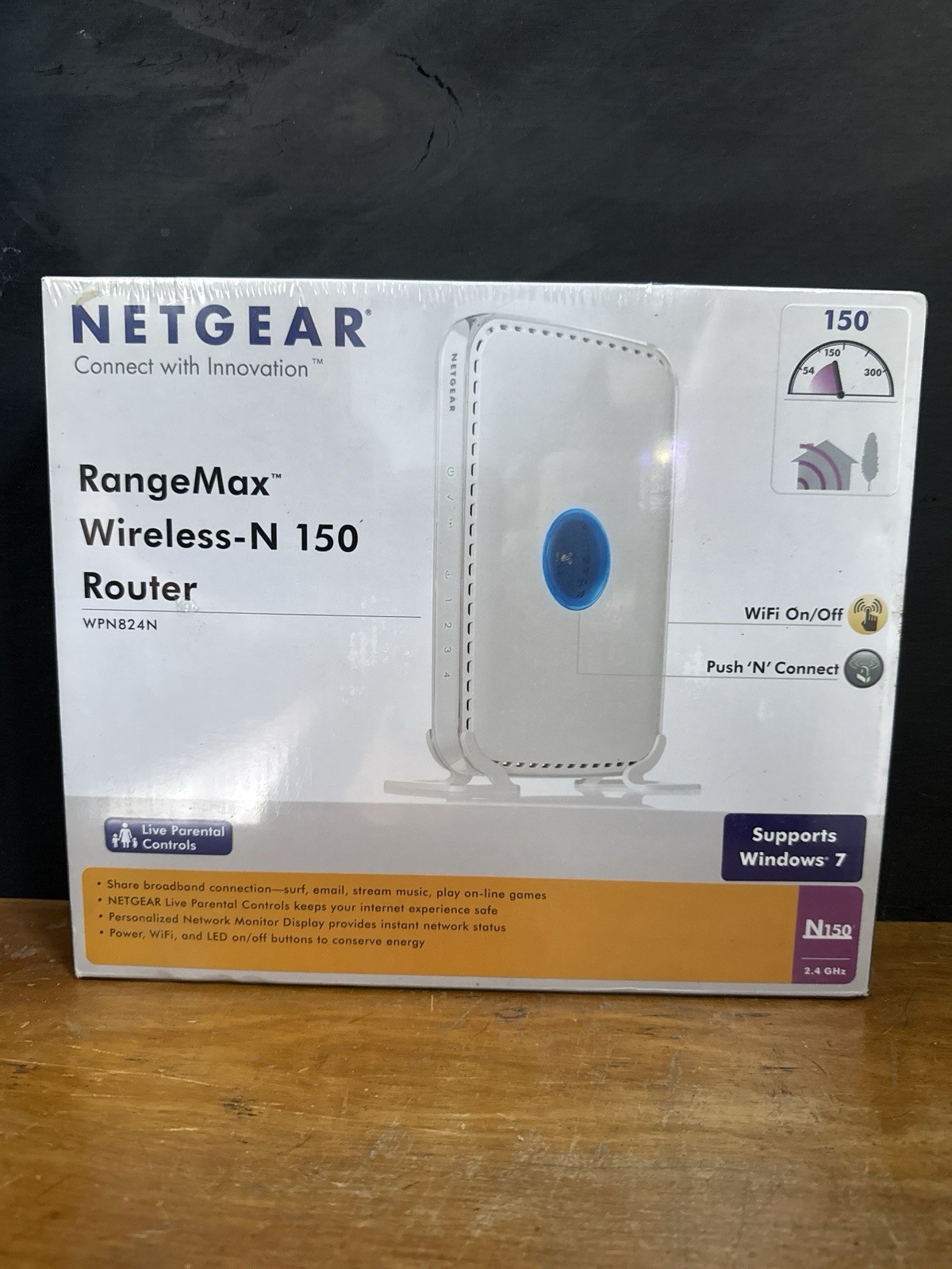 NETGEAR Connect with Innovation TM NETGEAR RangeMax WirelessN 150 Router WPN824N