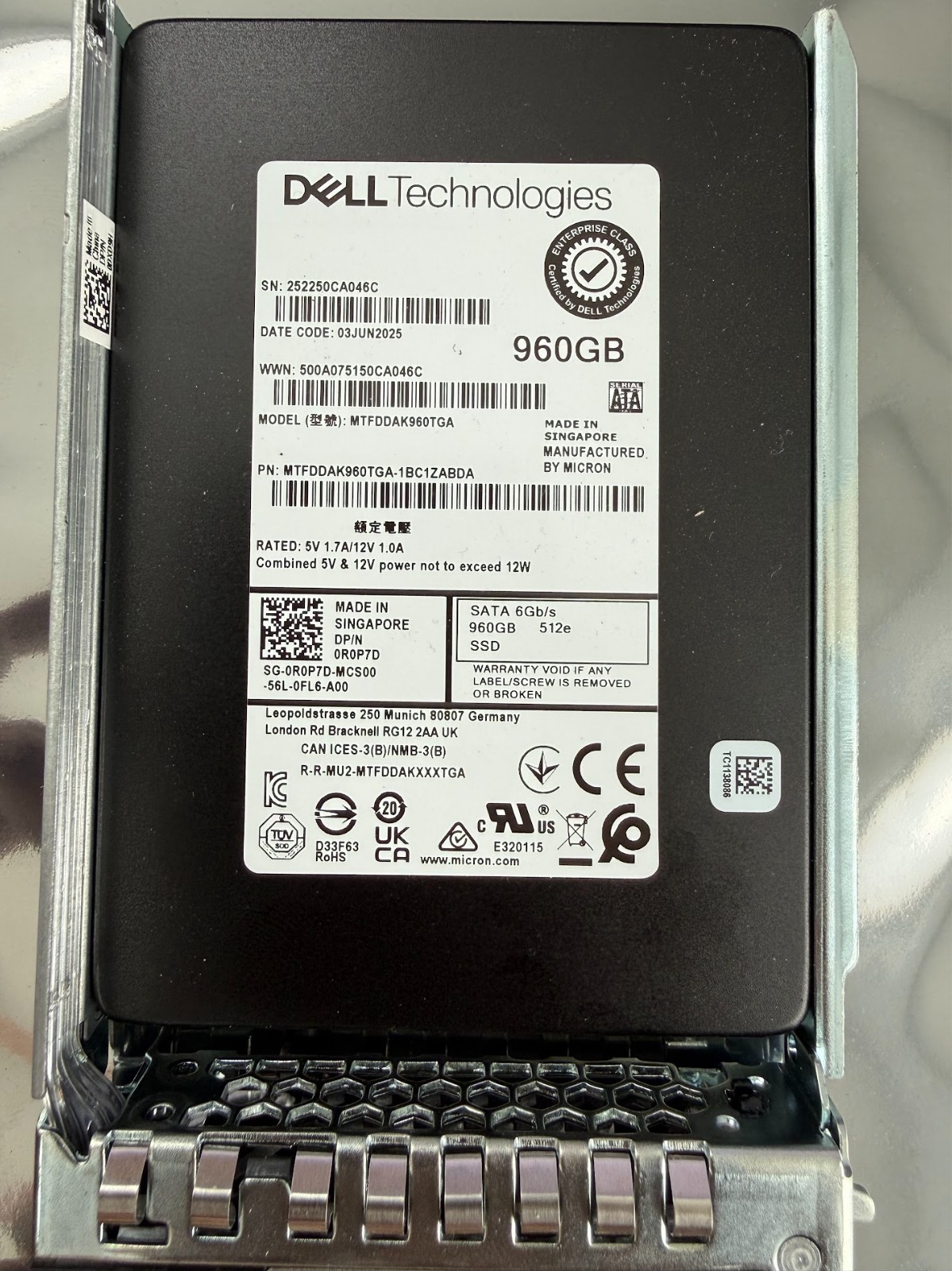 R0P7D Dell 960GB SATA Read Intensive 2.5'' SSD 0R0P7D 5400 PRO MTFDDAK960TGA