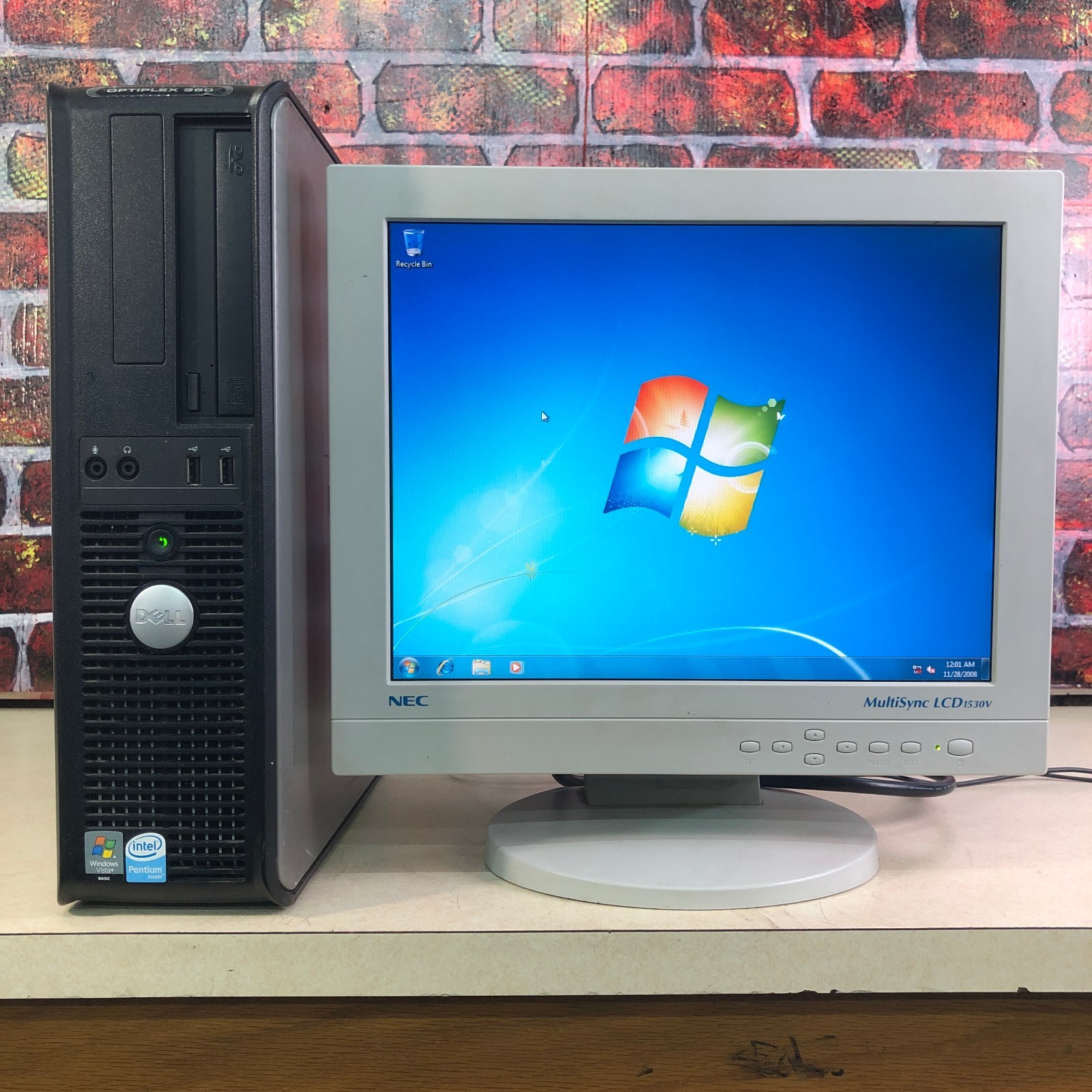 DELL OPTIPLEX 360 DT Desktop Core 2 Duo 2.50GHz 2GB RAM 150GB HDD Windows 7 Pro