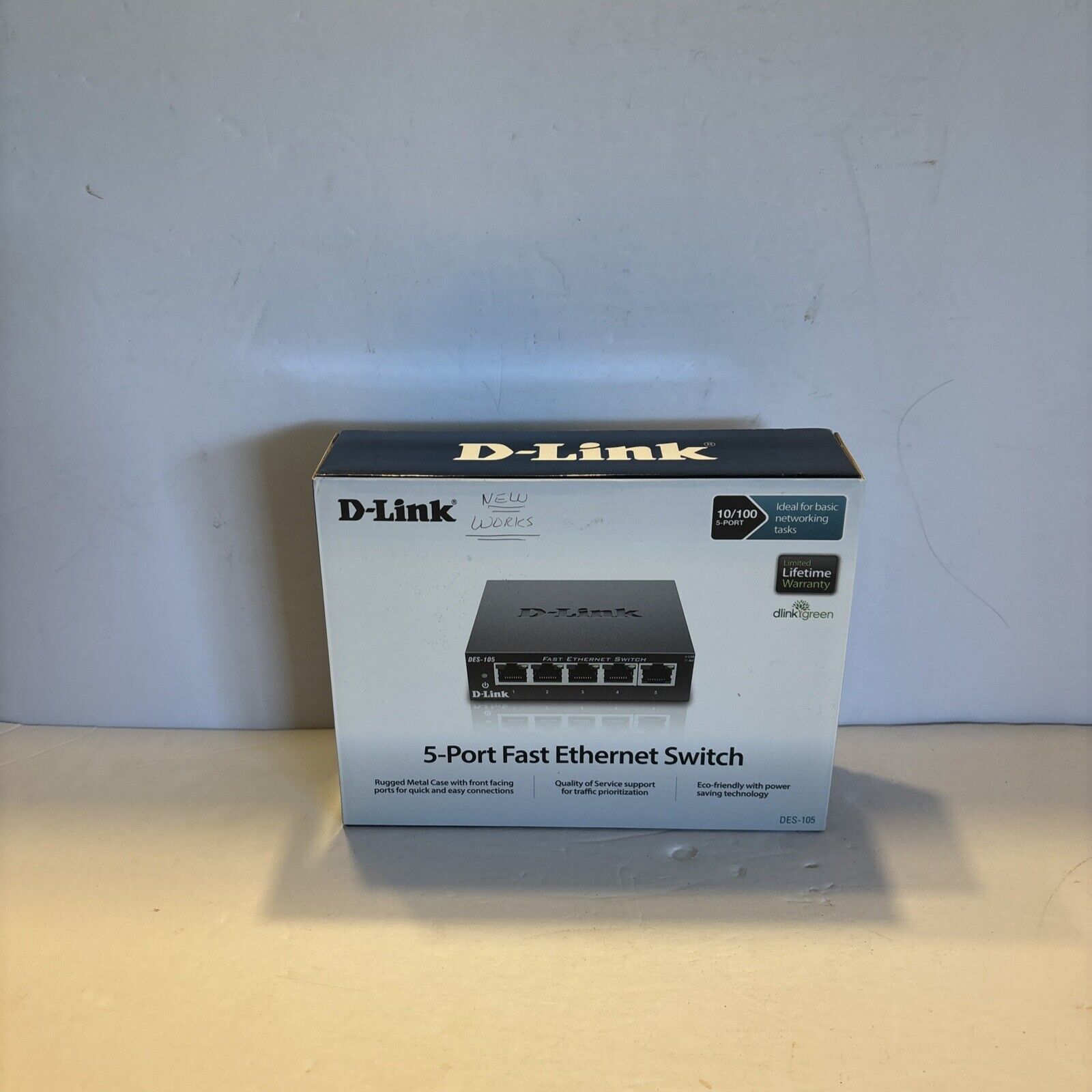 D-Link  DES (DES-105) 5-Ports External Switch. Missing Wall Mount/install Guide