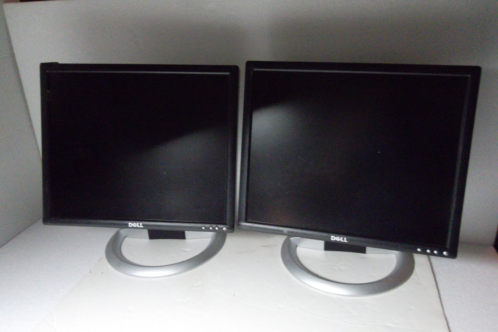 LOT-2 Dell 17" LCD Monitor VGA DVI w/4-Port USB Hub 1706FP 1703FP 1704FP 1705FP