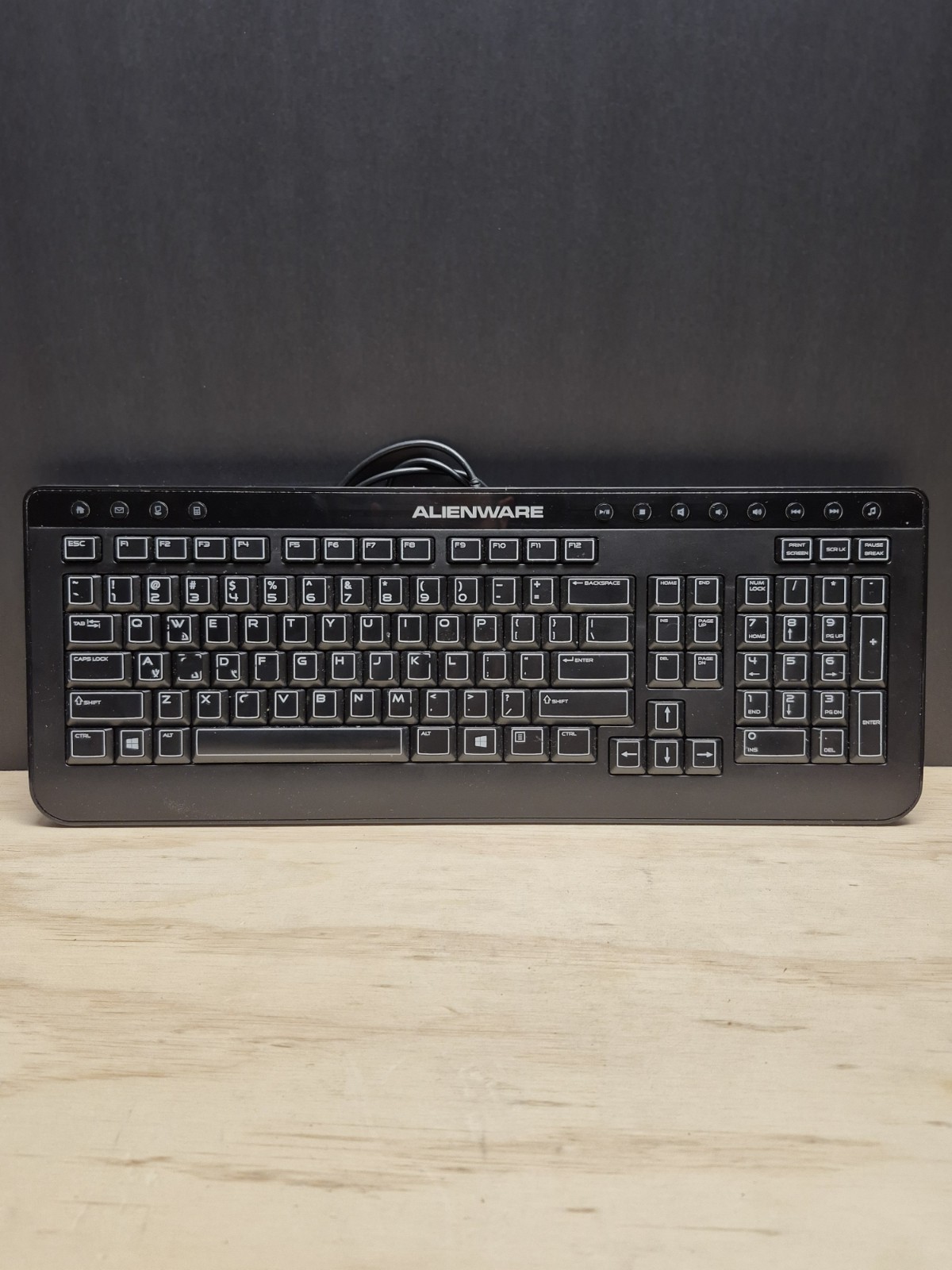 Alienware SK-8165 USB Wired Multimedia Gaming Keyboard Black Full Size Vintage