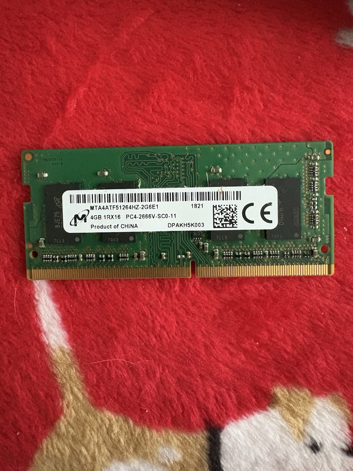 Micron 4GB DDR4 SO-DIMM PC4-2666V 260-Pin Unbuffered RAM MTA4ATF51264HZ