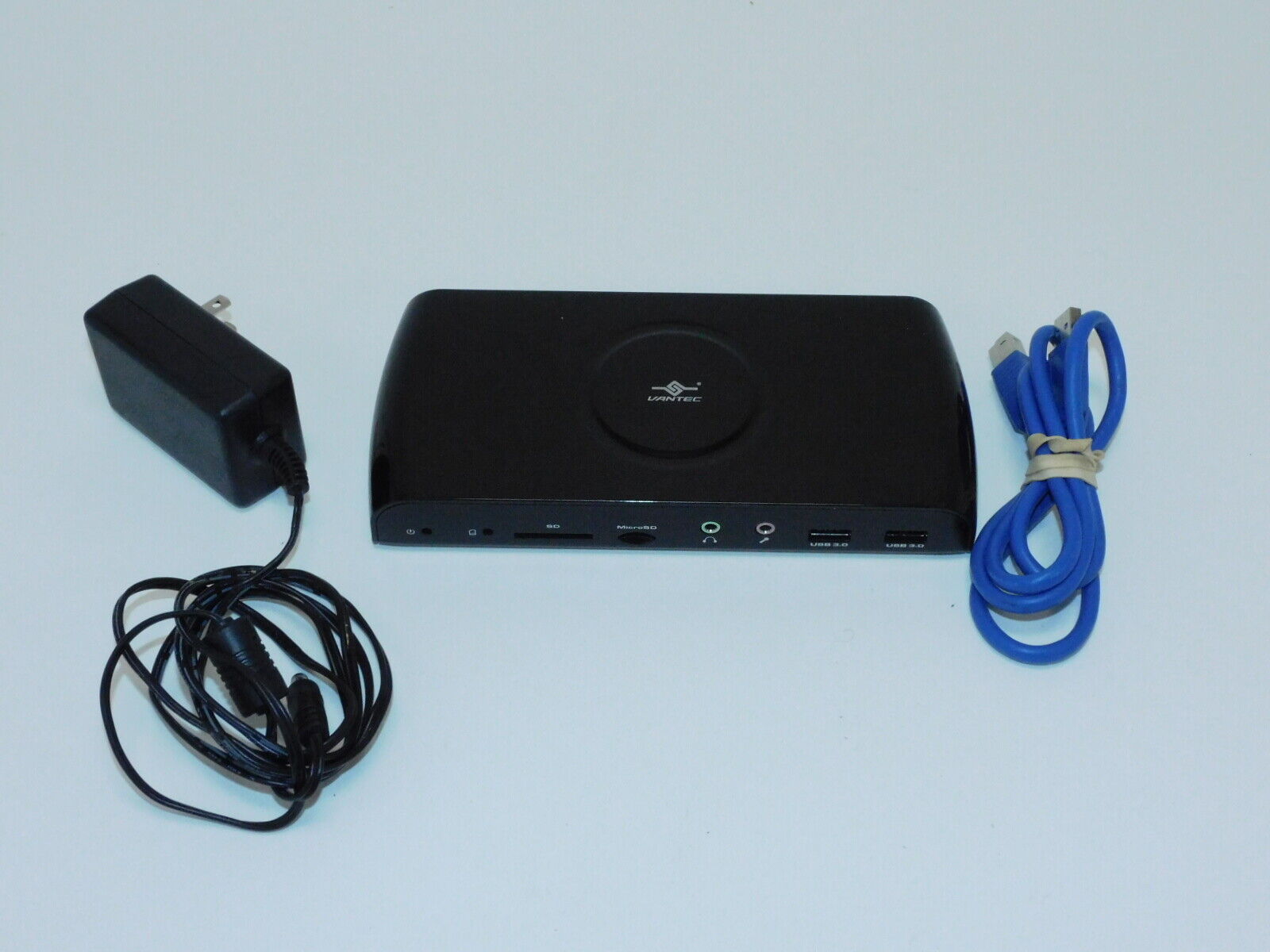 Vantec DSH-300U3 USB 3.0 Universal Dual Video Docking Station with SD Reader.