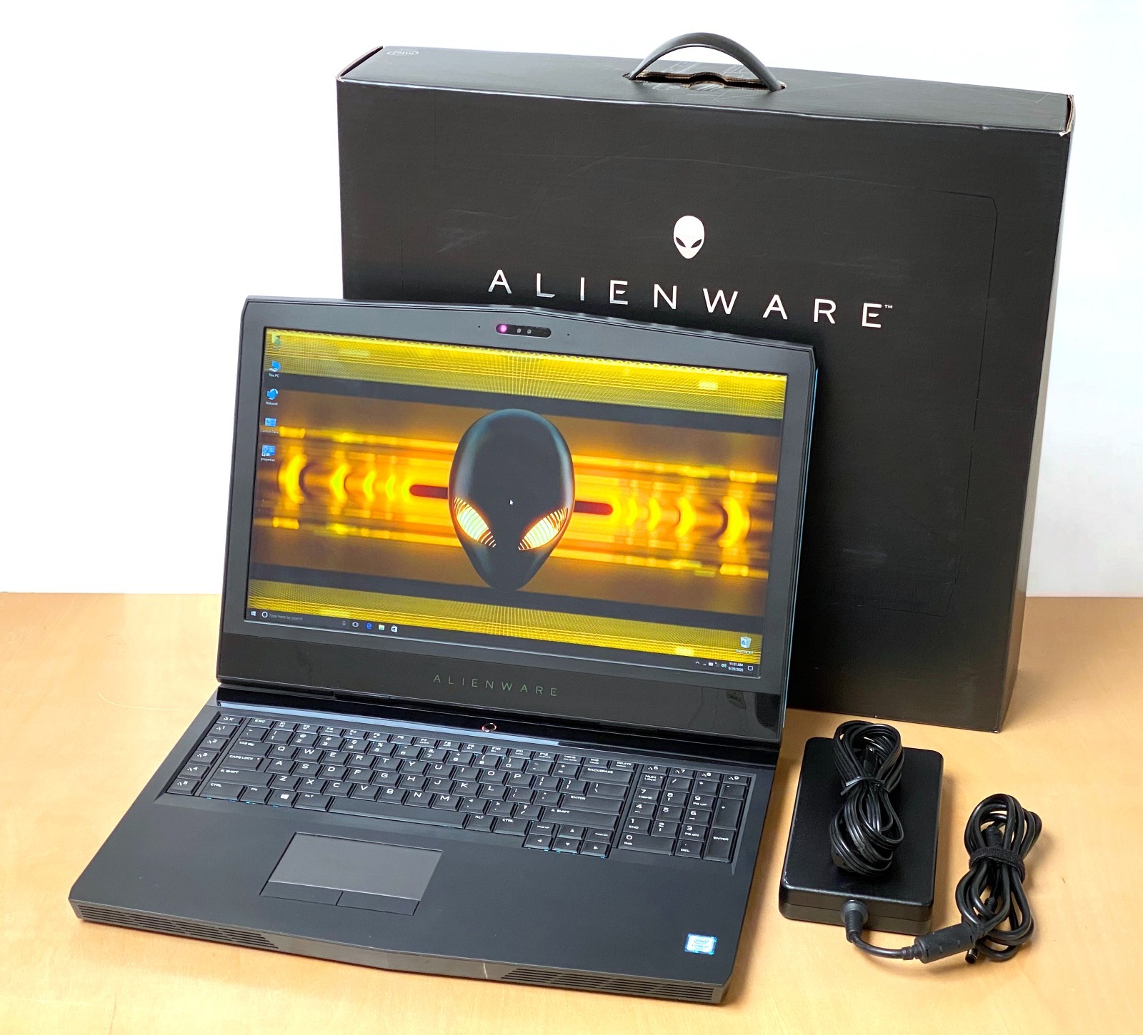 Alienware 17 R4 P31E Laptop i7-6700HQ, 16GB, 1TB HDD, 256GB SSD, GTX 1070 w/ Box