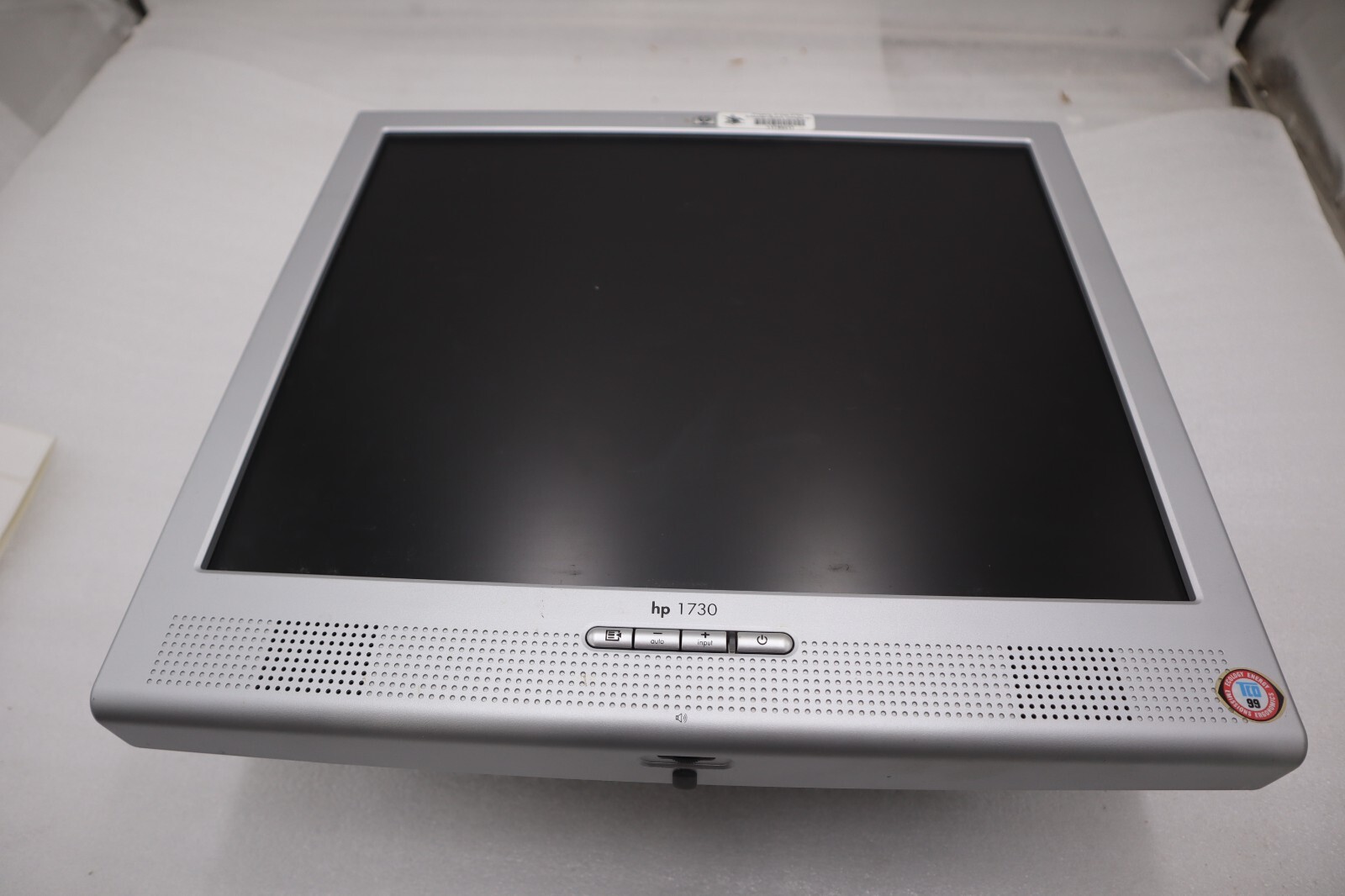 SURPLUS NEVER USED HP PE1238 L1730 17'' LCD Monitor  STOCK H81
