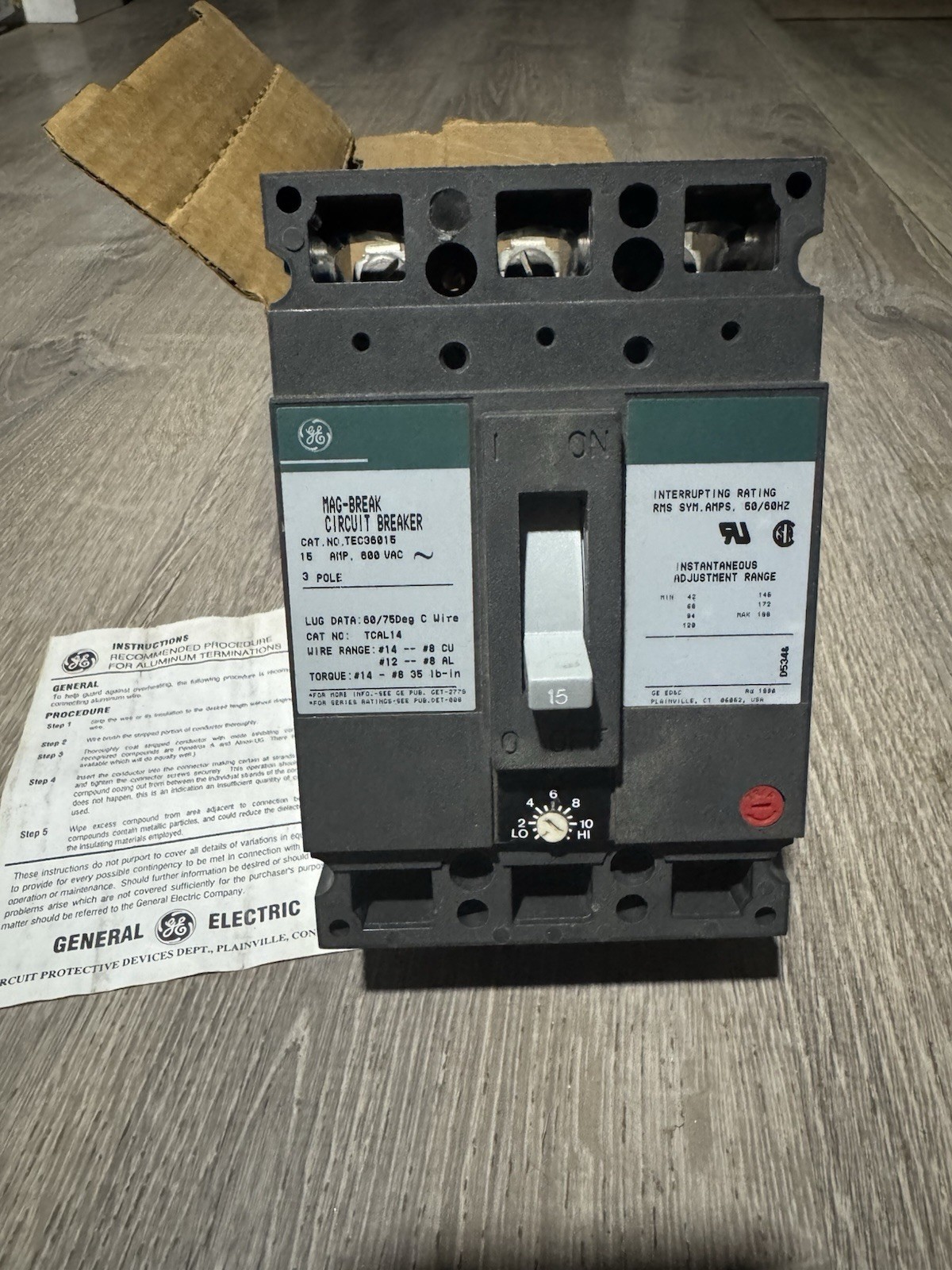 Surplus Open GENERAL ELECTRIC TEC36015 600VAC 15A 600 AC 3 Poles (GREEN) New