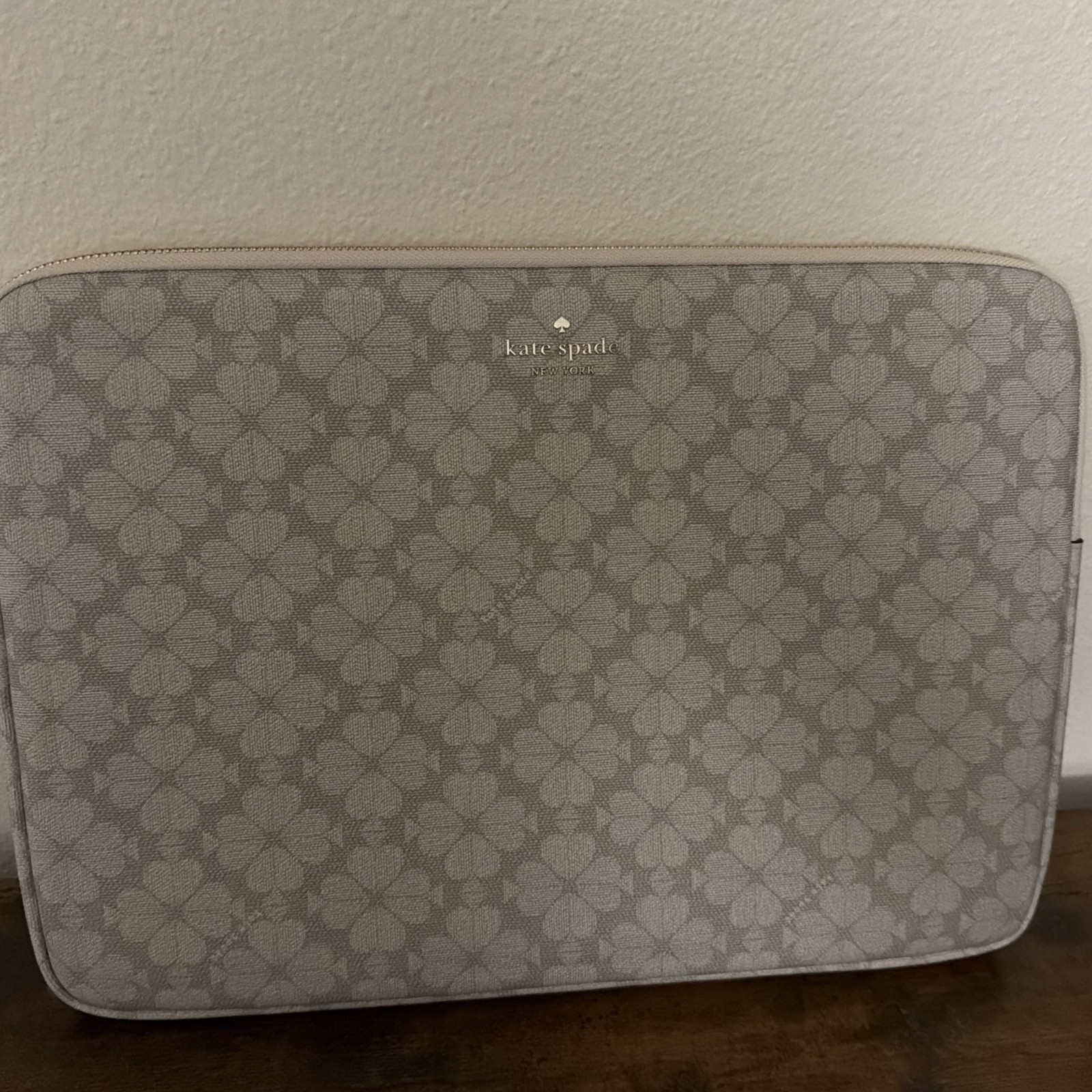 Kate Spade Flower Universal Laptop Sleeve Dark Beige Multi 15 Inch KG706 New