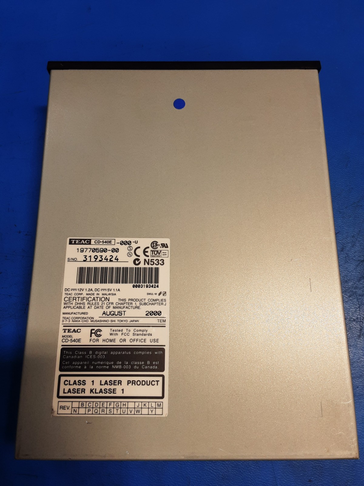 TEAC CD-540E CD‑540E‑000‑U 40X IDE CD‑ROM Drive 19770590‑00 40-pin 4-pin Molex