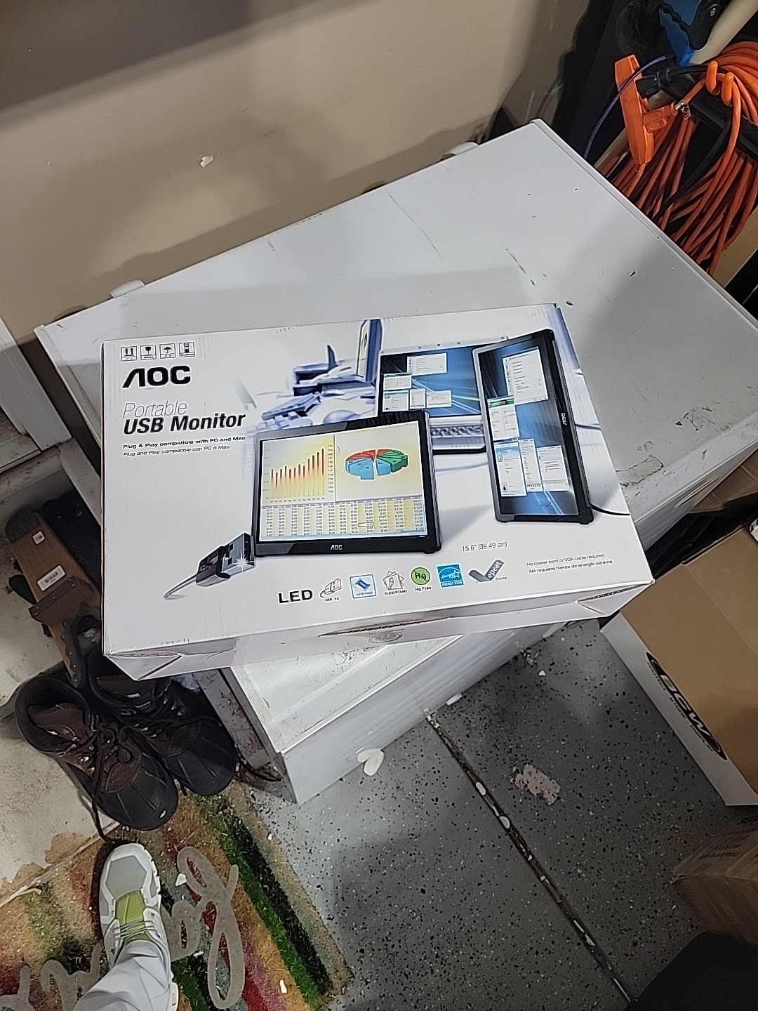 AOC - (E1649FWU) - 15" Portable Widescreen Monitor Open Box