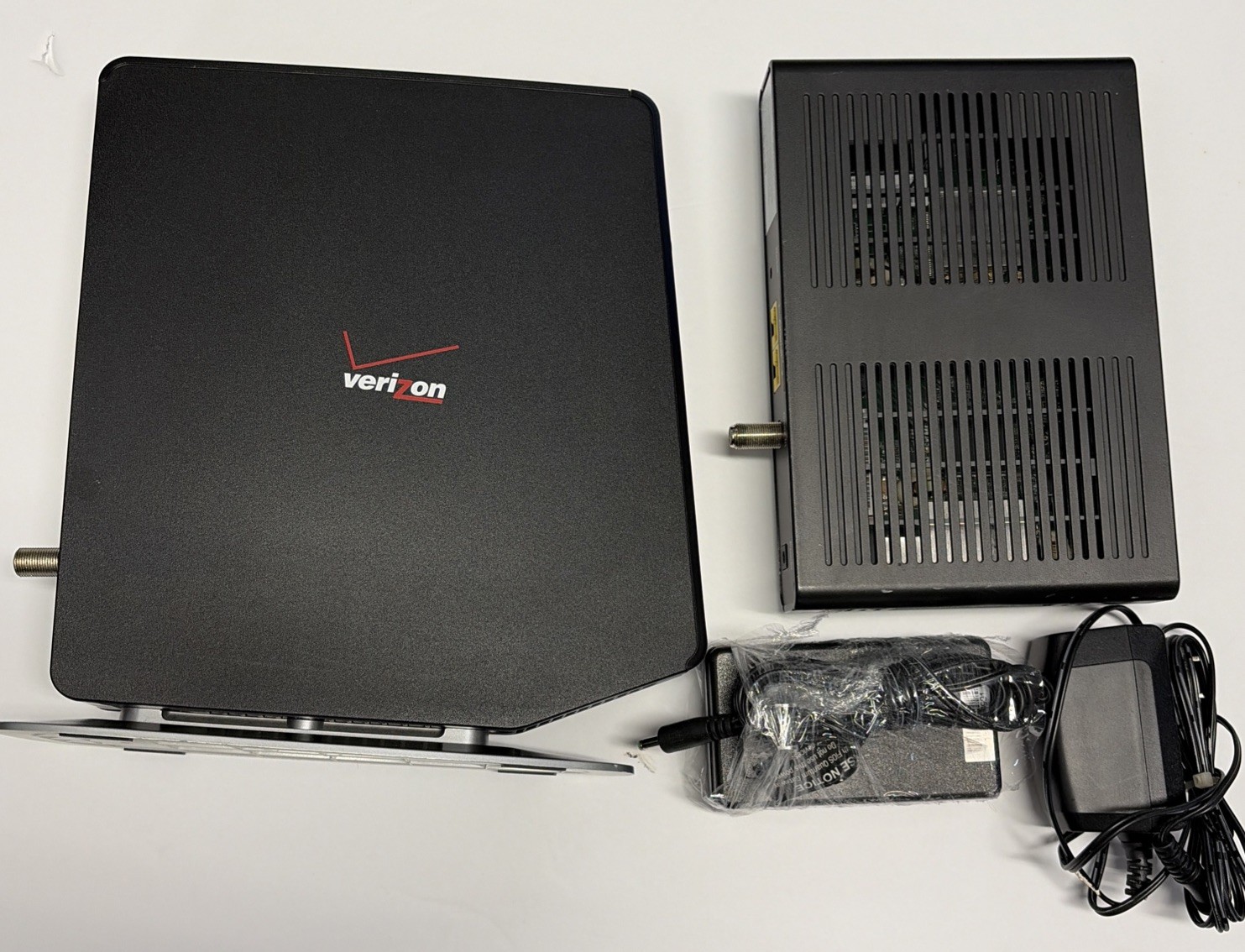 Verizon Fios 4Port Wi-Fi Router - FIOS-G1100 & WCB6200Q + MoCA 2.0 WiFi Extender