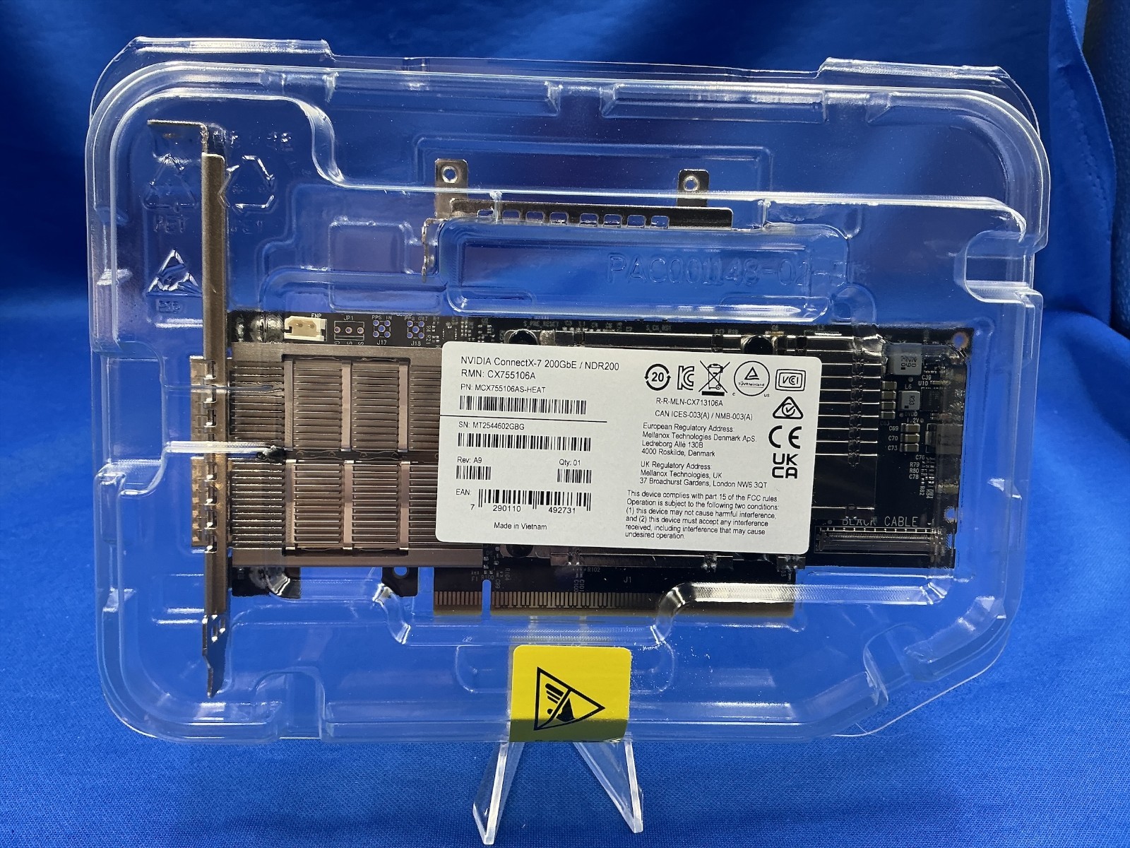 MCX755106AS-HEAT NVIDIA ConnectX-7 Adapter Card 200GbE/NDR200 Crypto Disabled