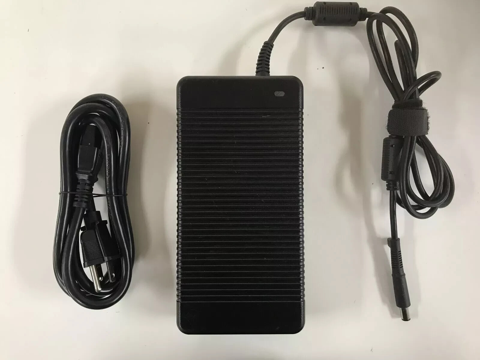 Genuine  HP 230W 19.5V 11.8A AC Laptop Adapter HSTNN-LA12 677765-001 693714