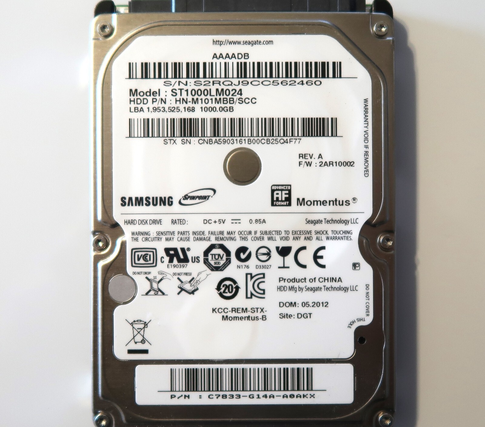 Seagate ST1000LM024 HN-M101MBB/SCC 2AR10002 1TB 2.5" C7833-G14A China 05/2012