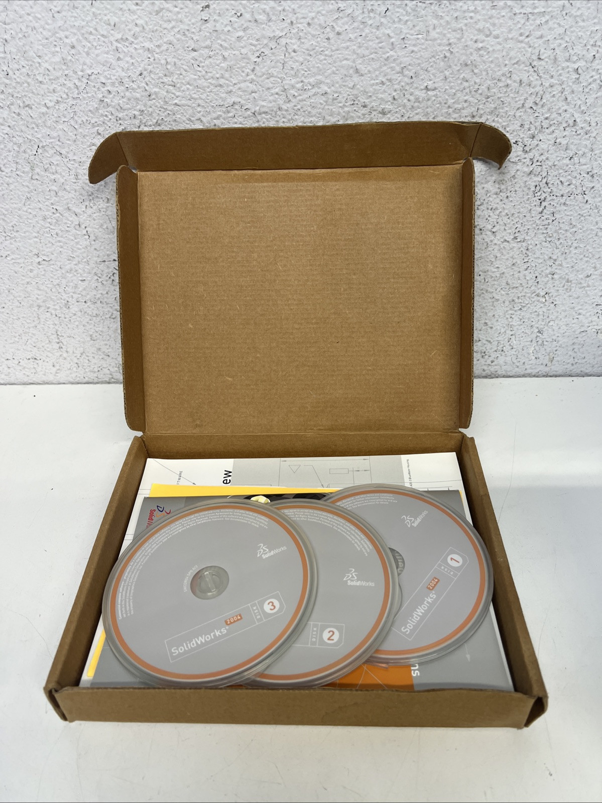 Solidworks 2004 Software DISCS + Book *NO KEY SERIAL*