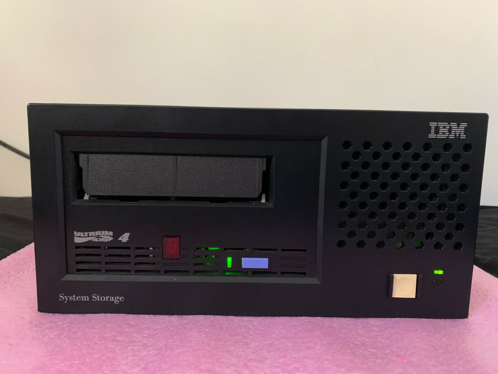 IBM 95P4400 TotalStorage 3580-L4X Ultrium LTO4 SCSI External Tape Drive 95P5011