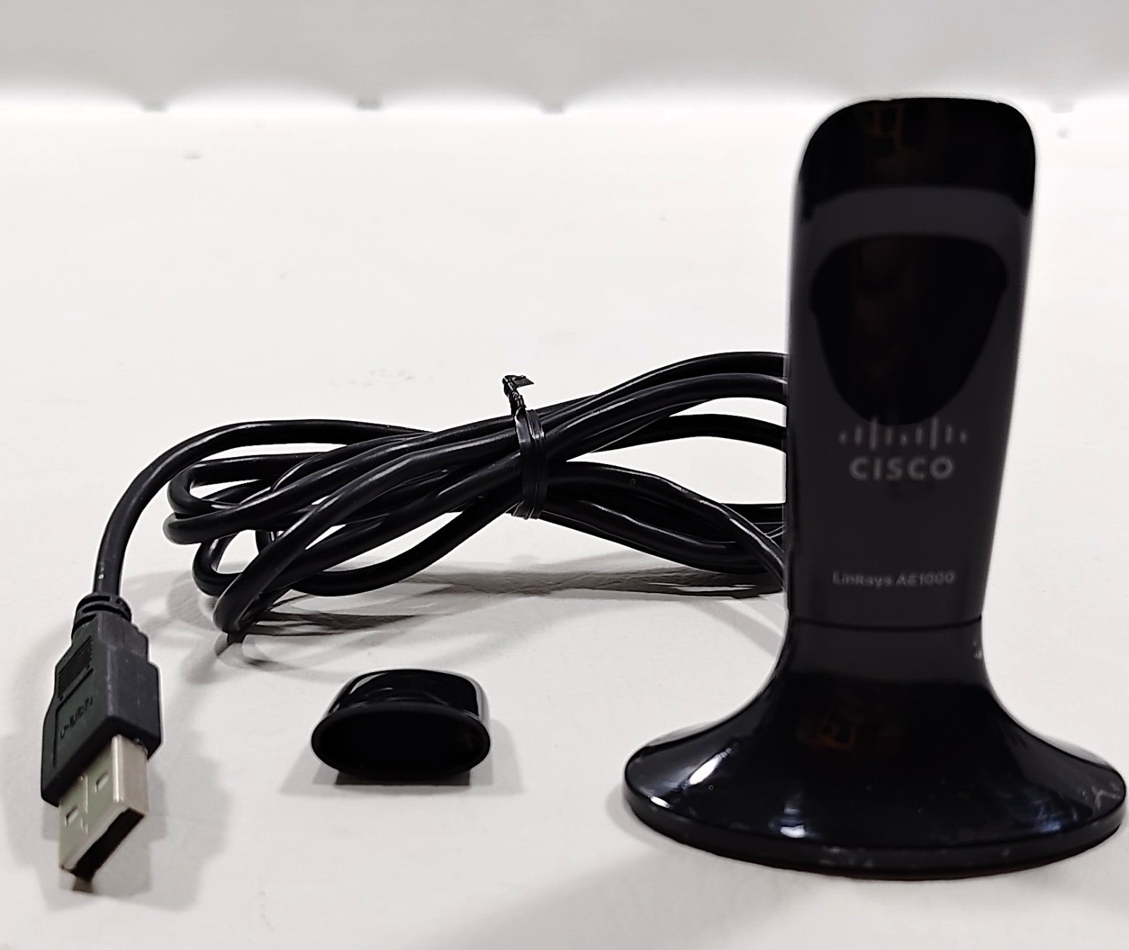 CISCO LINKSYS AE1000 High Performance Wireless Network USB Adapter - Used
