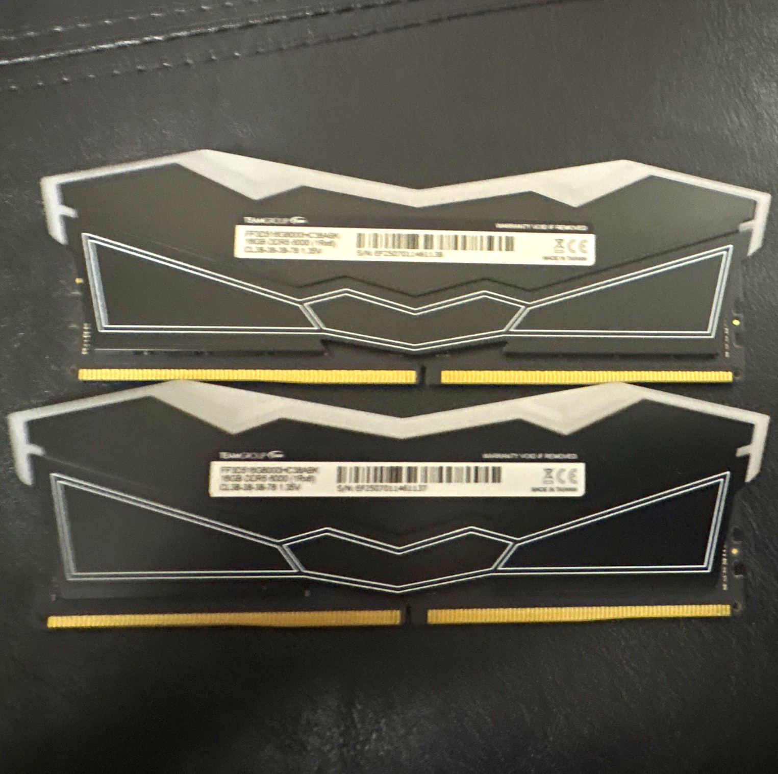 TEAMGROUP T-FORCE DELTA DDR5 32GB (2x16GB) 6000 UDIMM 288-Pin RAM
