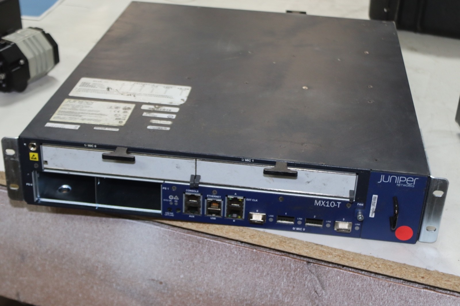 Juniper MX40 Internet Router MX10-T