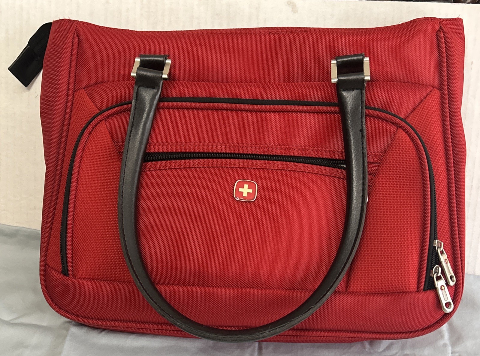 Swiss Gear by Wegner Red Carry On Canvas Briefcase Bag Gently Used Condition