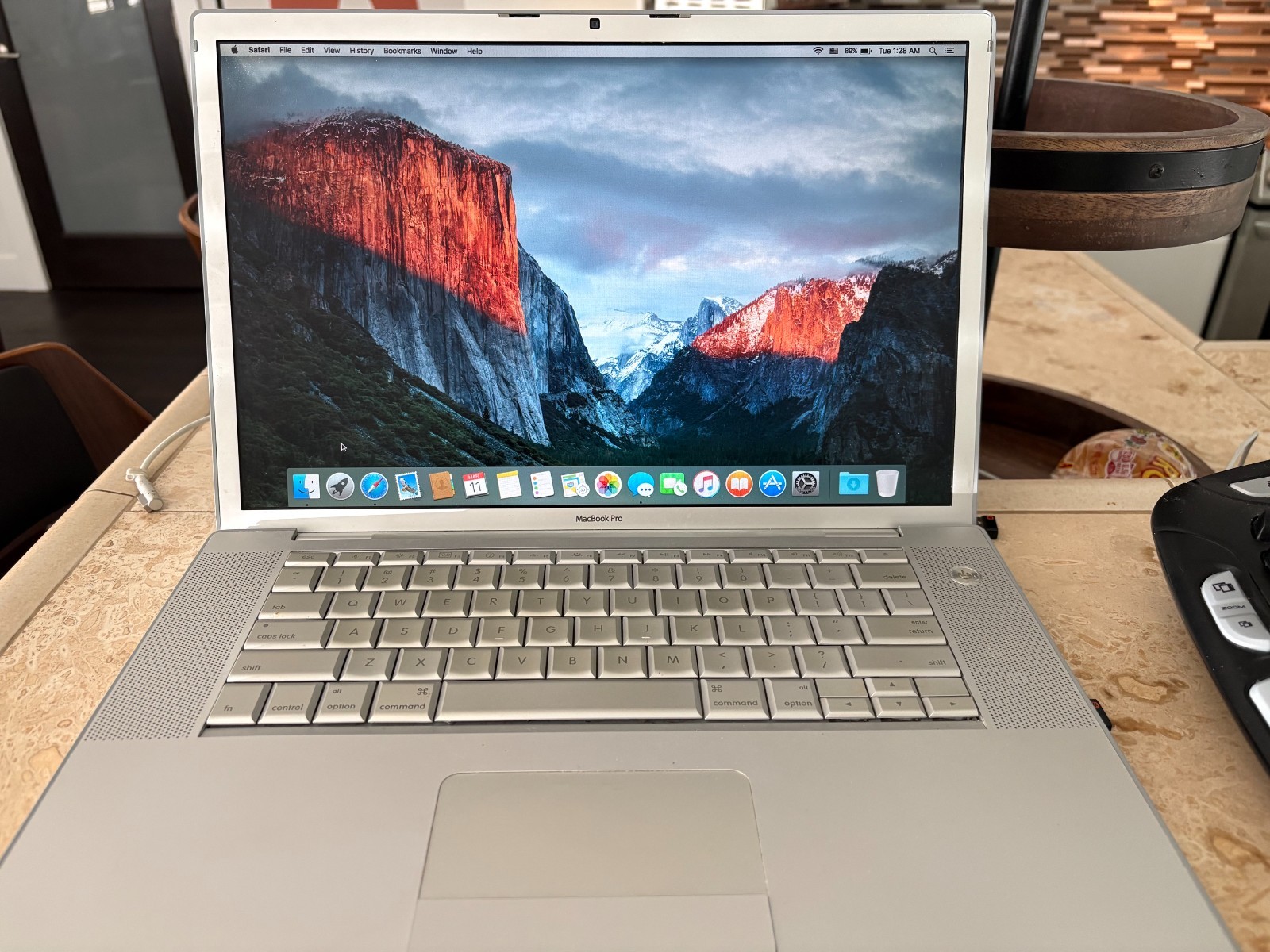 Apple MacBook Pro A1260 15" 2008 - Great Shape but for Parts
