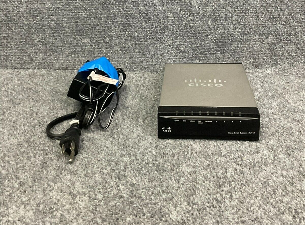 Cisco RV042 V03 4-port 10/100 Small Business Dual WAN VPN Router W/ Power Supply