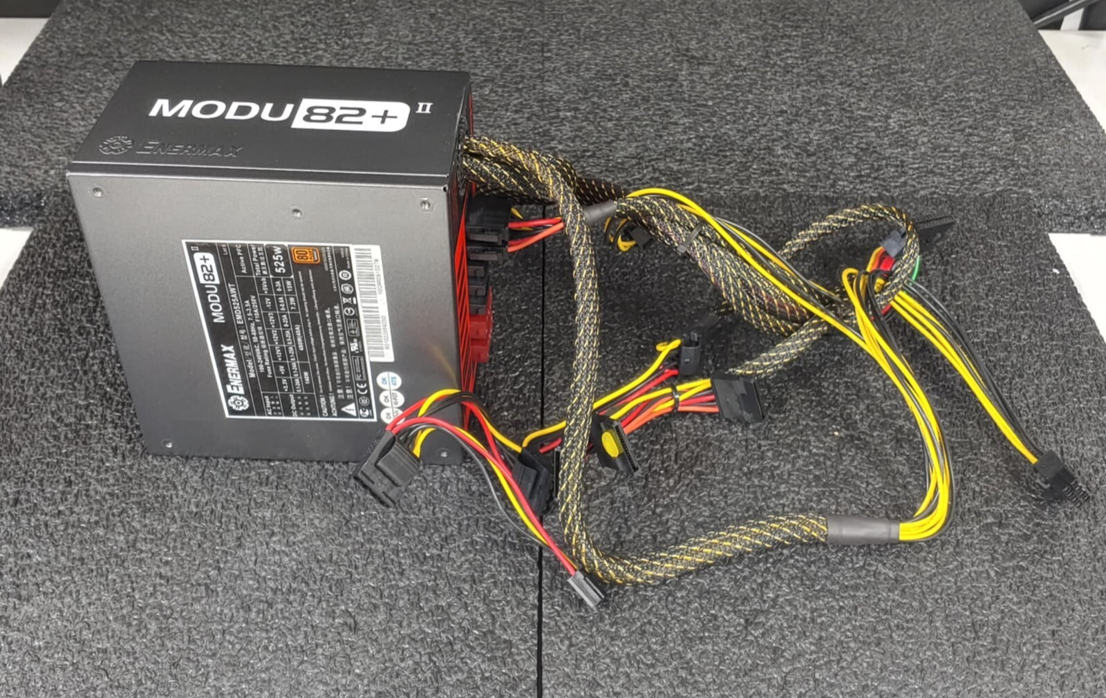 Enermax MODU82+ EMD525AWT 525W Power Supply