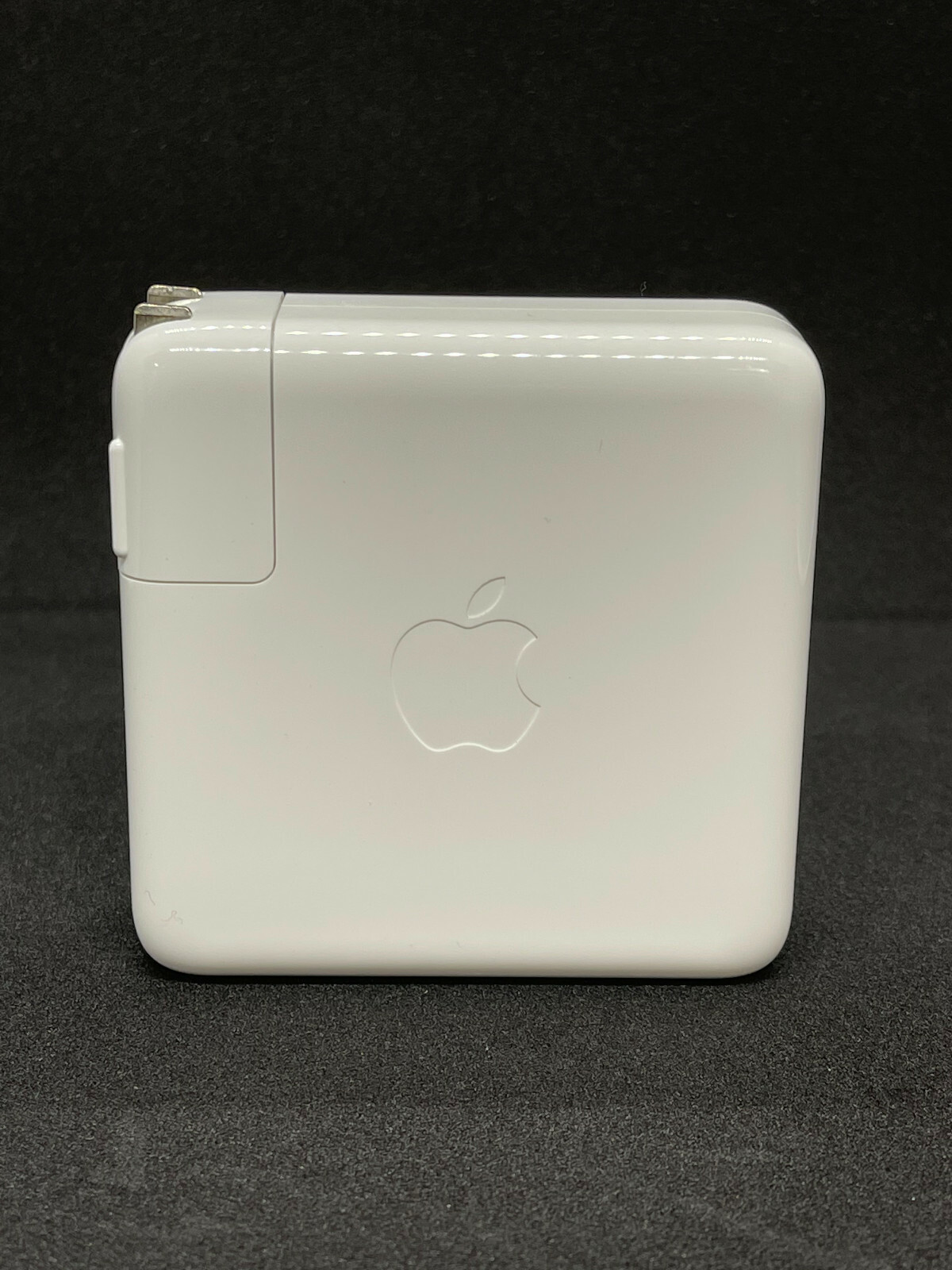 Genuine Apple 140W, 96W, 70W, , 30W USB-C Power Adapter For MacBook Pro 13  16 "