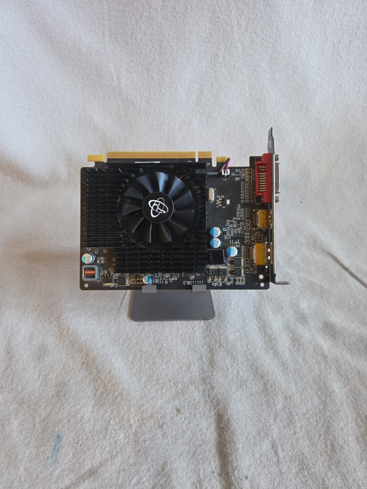 XFX ATI AMD Radeon HD 6670 2GB PCI E 2.1 x16 GPU Graphics Video Card HDMI DP DVI