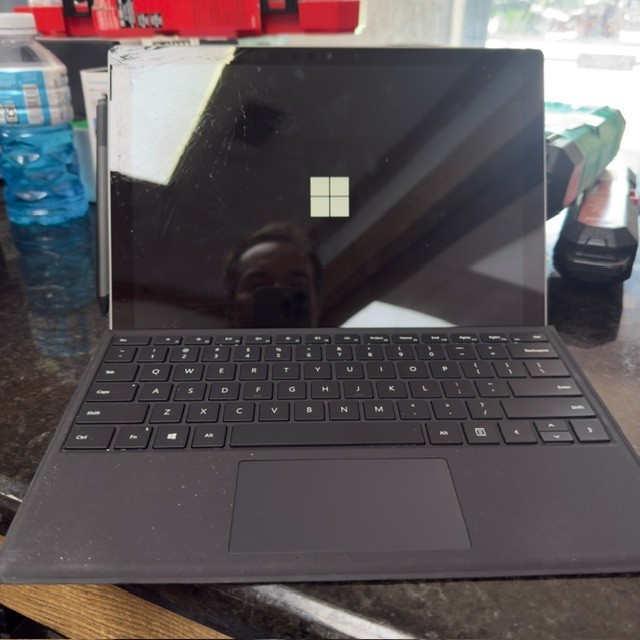 MICROSOFT SURFACE PRO 7 - 1960  BUNDLE FOR SCRAP/PARTS ONLY  (G4P003914)
